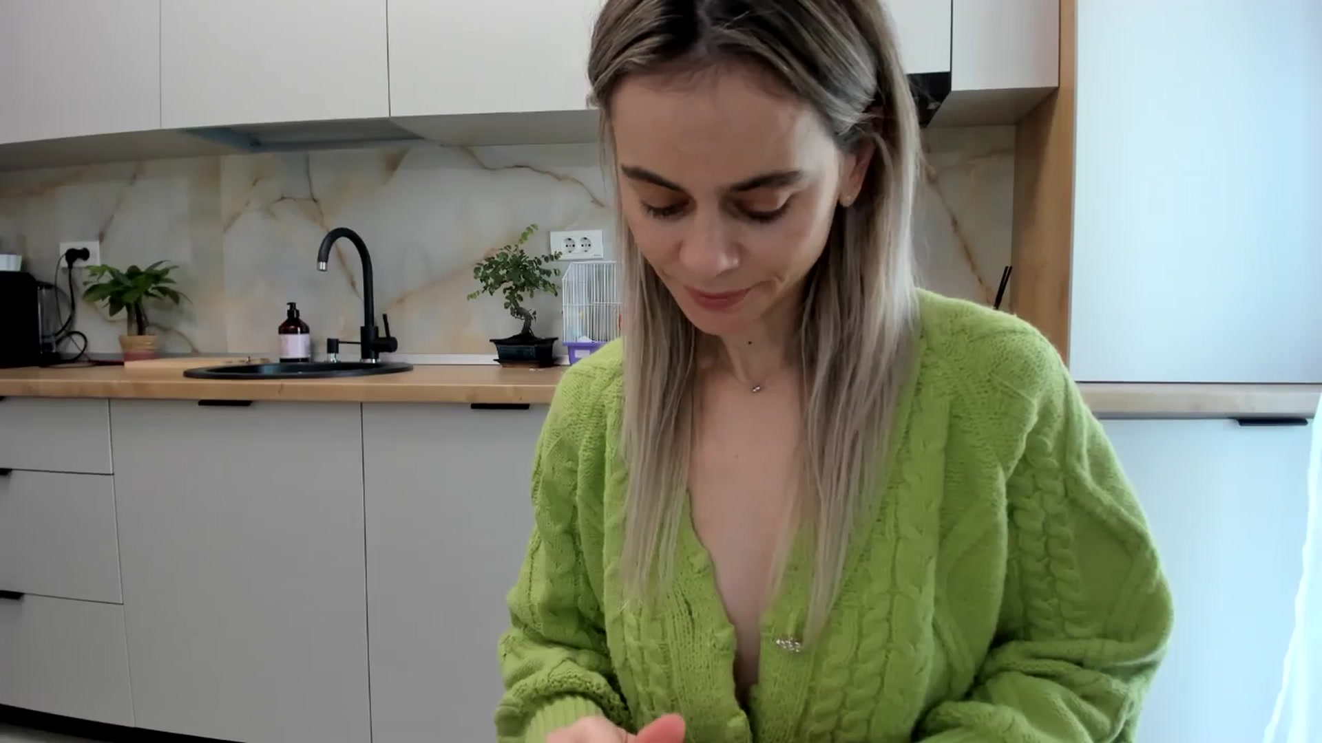Gallery image thumbnail from DebbyPaige's myfreecams stream on, 01/13/2025, 13:09 image 10 of 20
