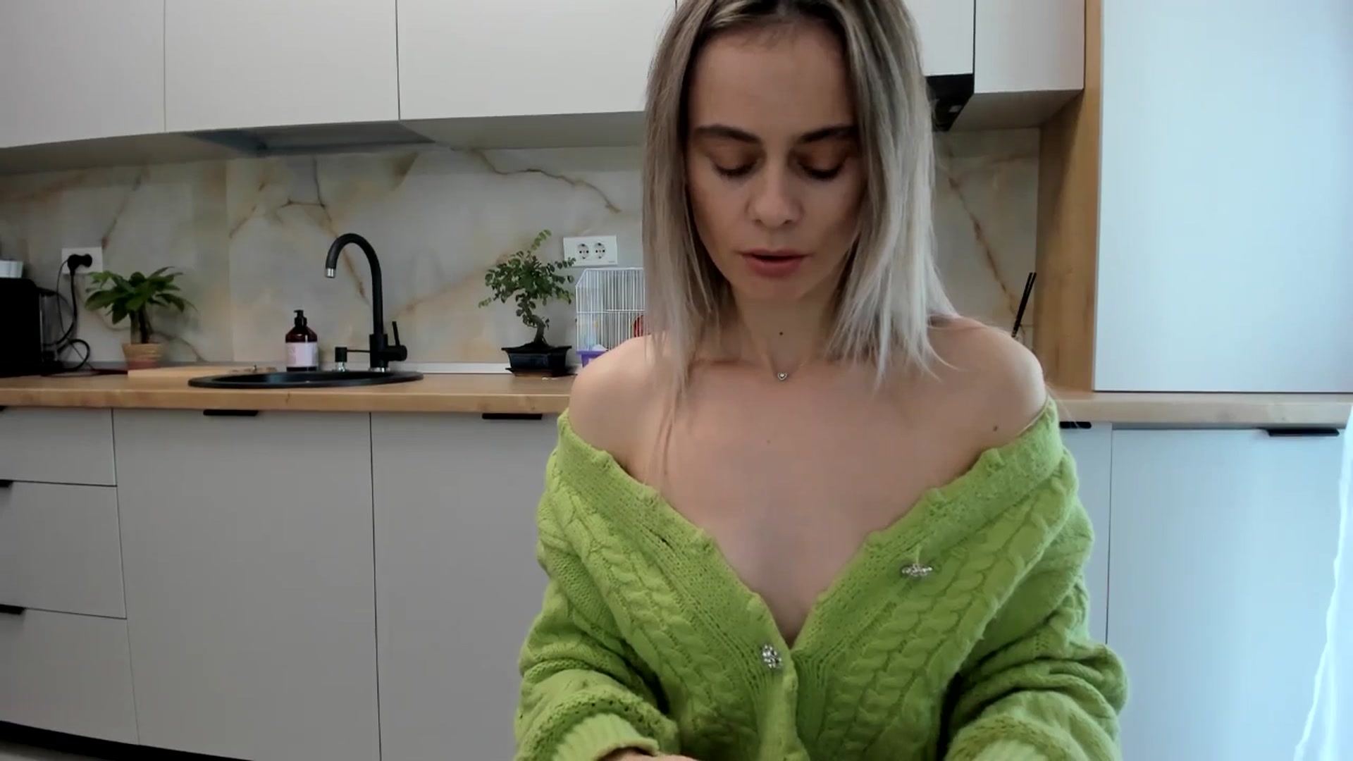 Gallery image thumbnail from DebbyPaige's myfreecams stream on, 01/13/2025, 13:09 image 14 of 20
