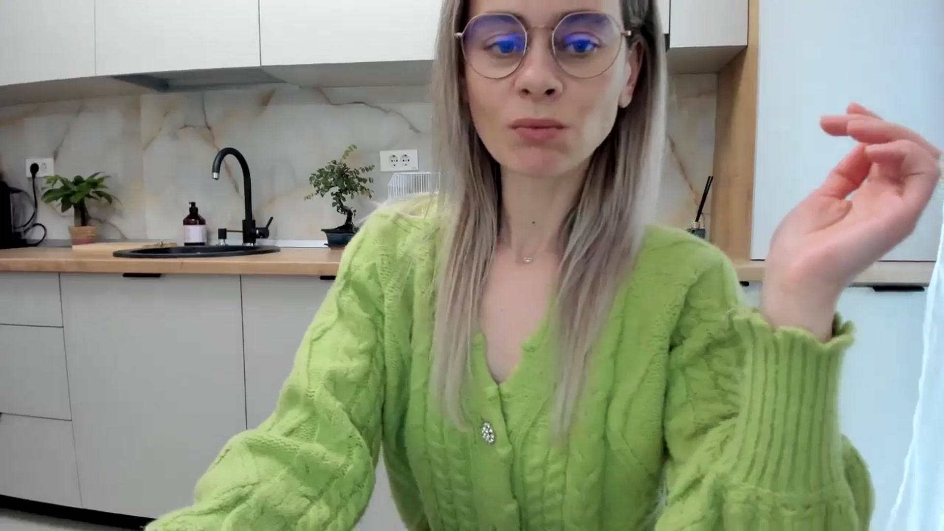 Gallery image thumbnail from DebbyPaige's myfreecams stream on, 01/13/2025, 14:19 image 9 of 20