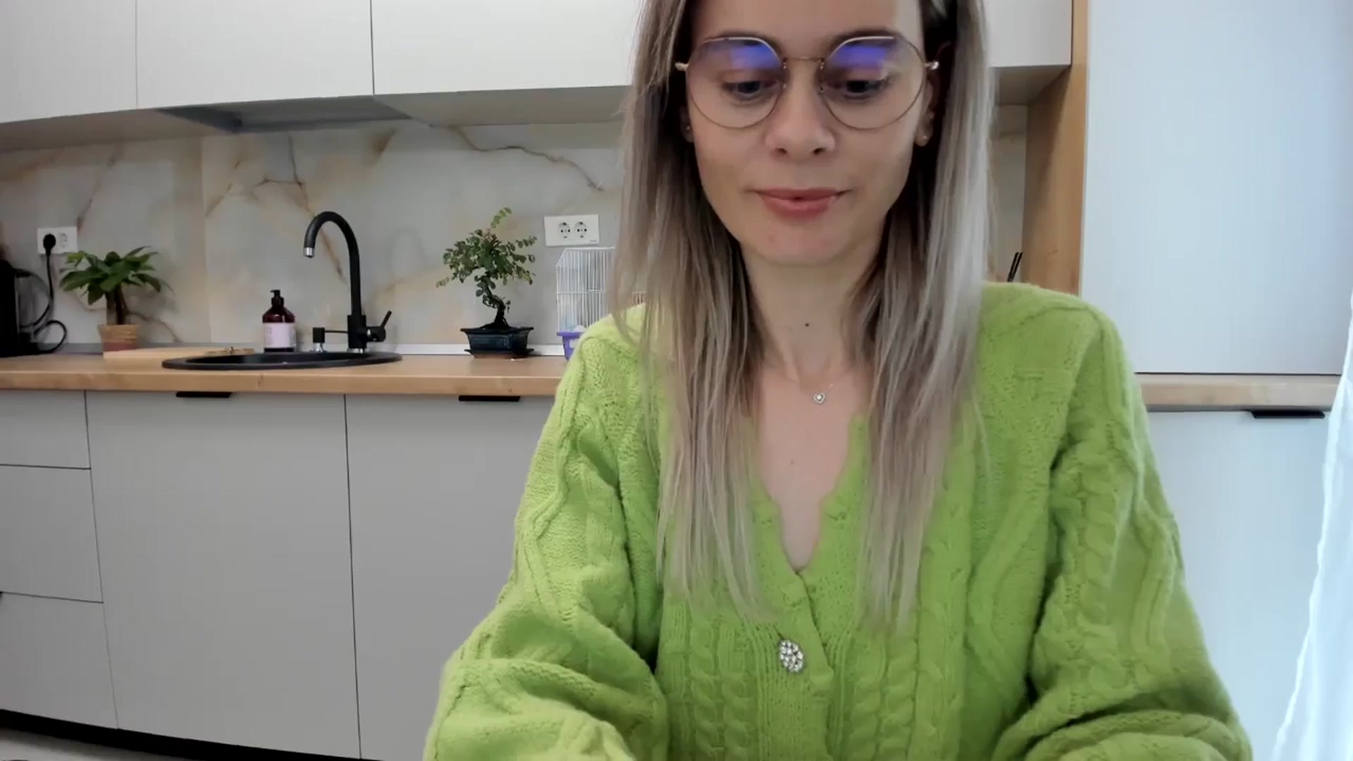 Gallery image thumbnail from DebbyPaige's myfreecams stream on, 01/13/2025, 14:19 image 3 of 20