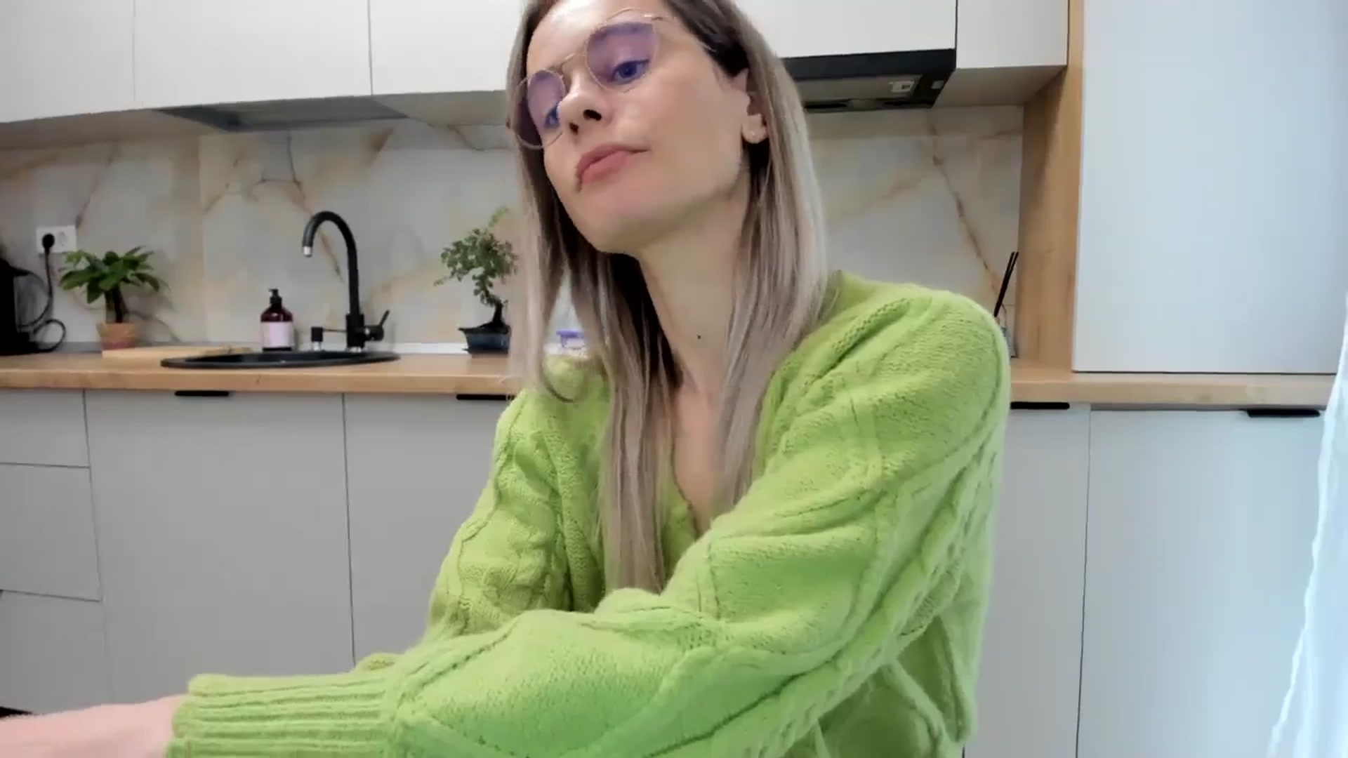 Gallery image thumbnail from DebbyPaige's myfreecams stream on, 01/13/2025, 14:19 image 10 of 20