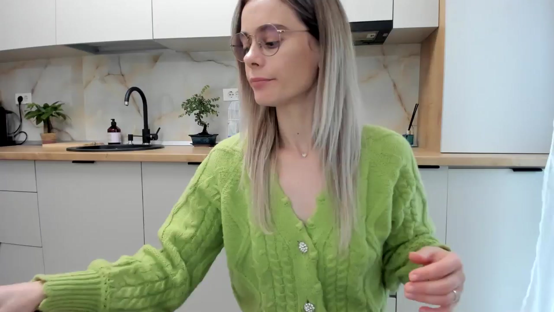 Gallery image thumbnail from DebbyPaige's myfreecams stream on, 01/13/2025, 14:19 image 14 of 20