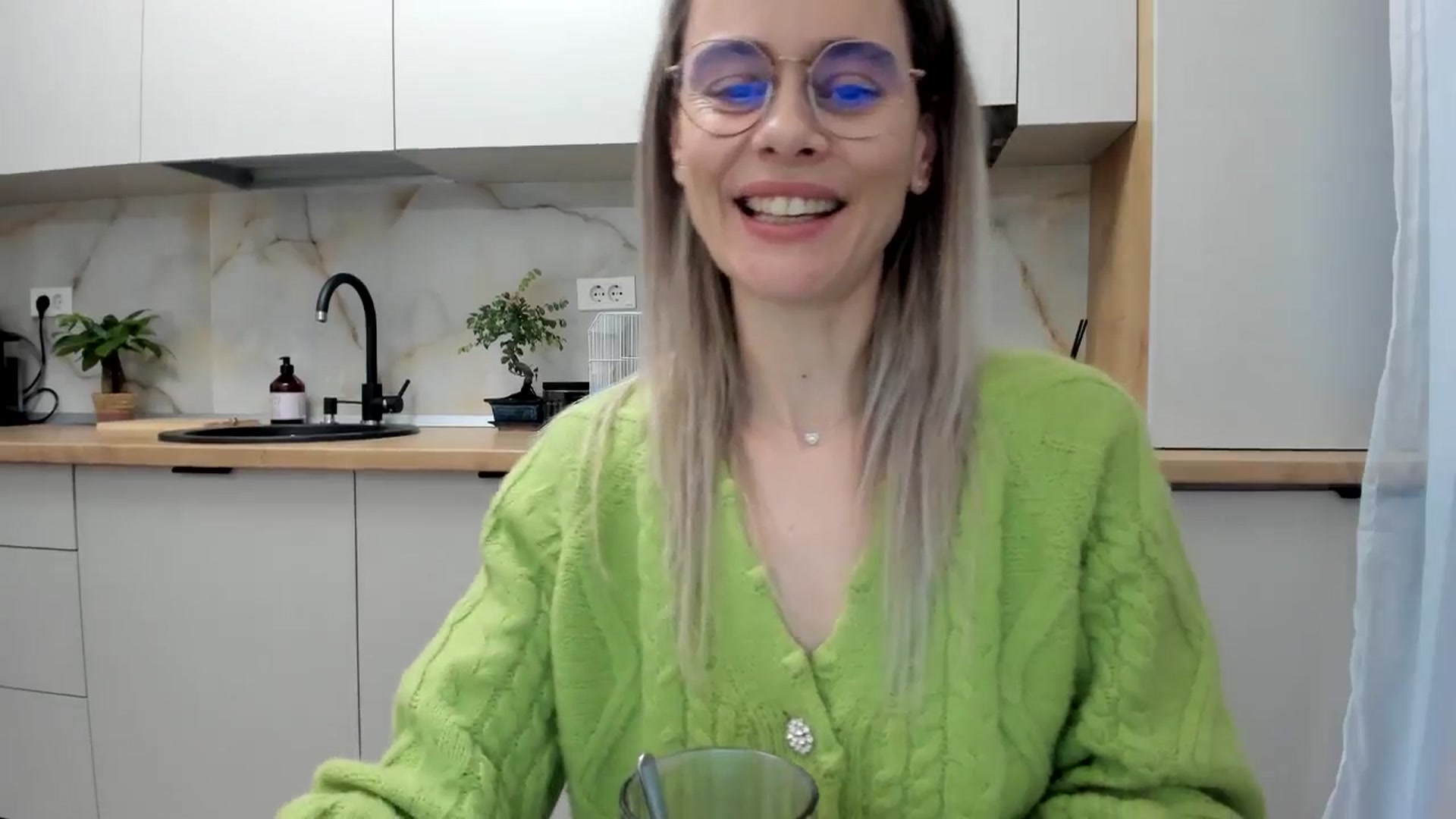 Gallery image thumbnail from DebbyPaige's myfreecams stream on, 01/13/2025, 15:34 image 8 of 20