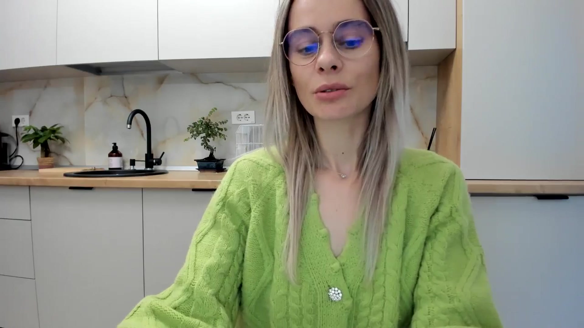 Gallery image thumbnail from DebbyPaige's myfreecams stream on, 01/13/2025, 15:34 image 7 of 20