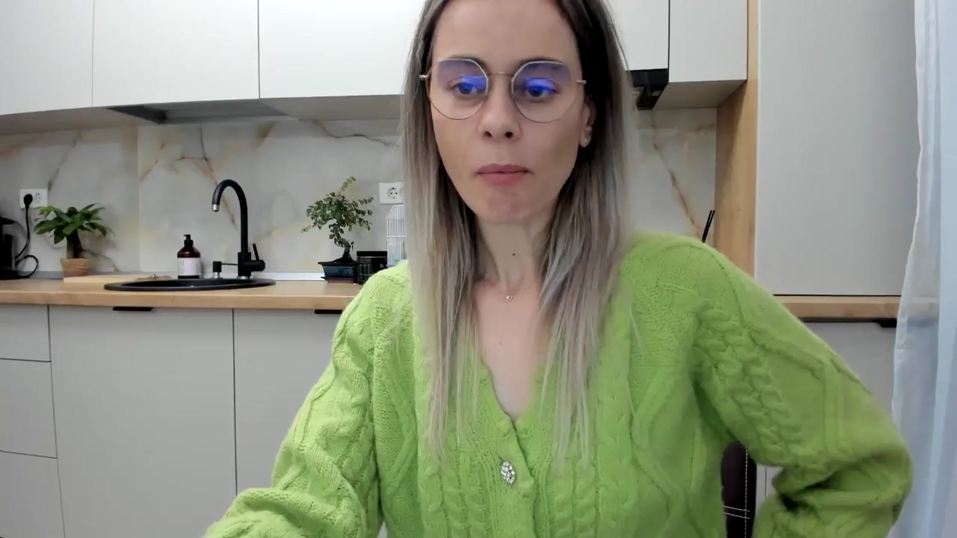 Gallery image thumbnail from DebbyPaige's myfreecams stream on, 01/13/2025, 15:34 image 11 of 20