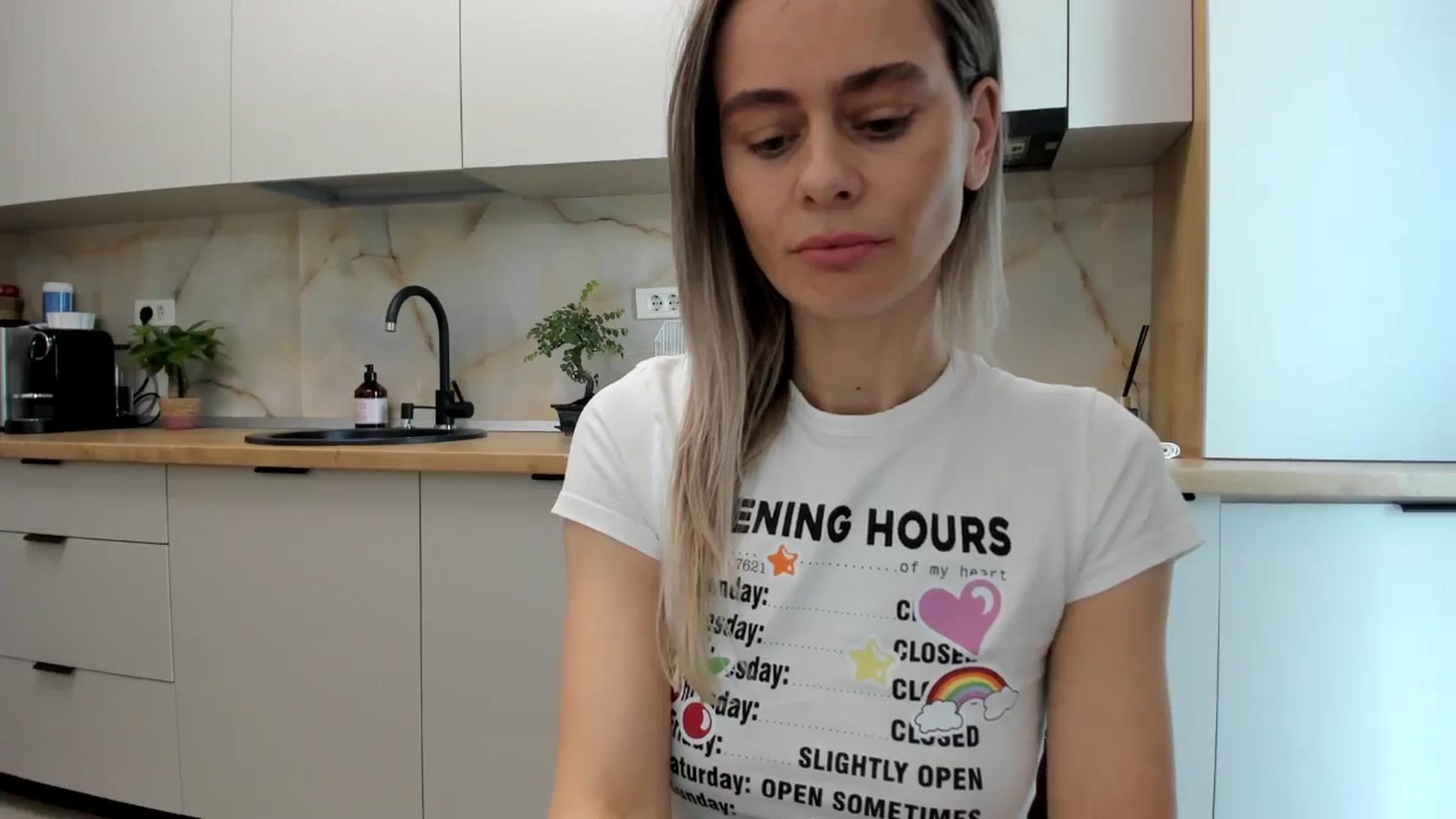 Gallery image thumbnail from DebbyPaige's myfreecams stream on, 01/14/2025, 13:39 image 12 of 20