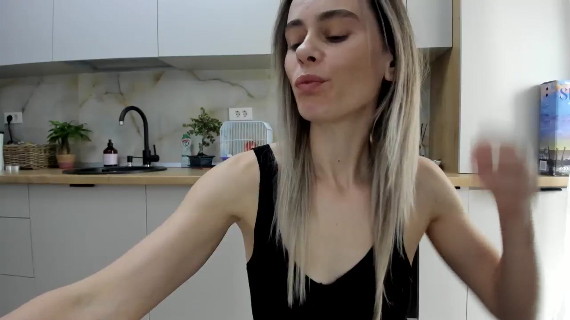 Gallery image thumbnail from DebbyPaige's myfreecams stream on, 01/21/2025, 10:14 image 17 of 20
