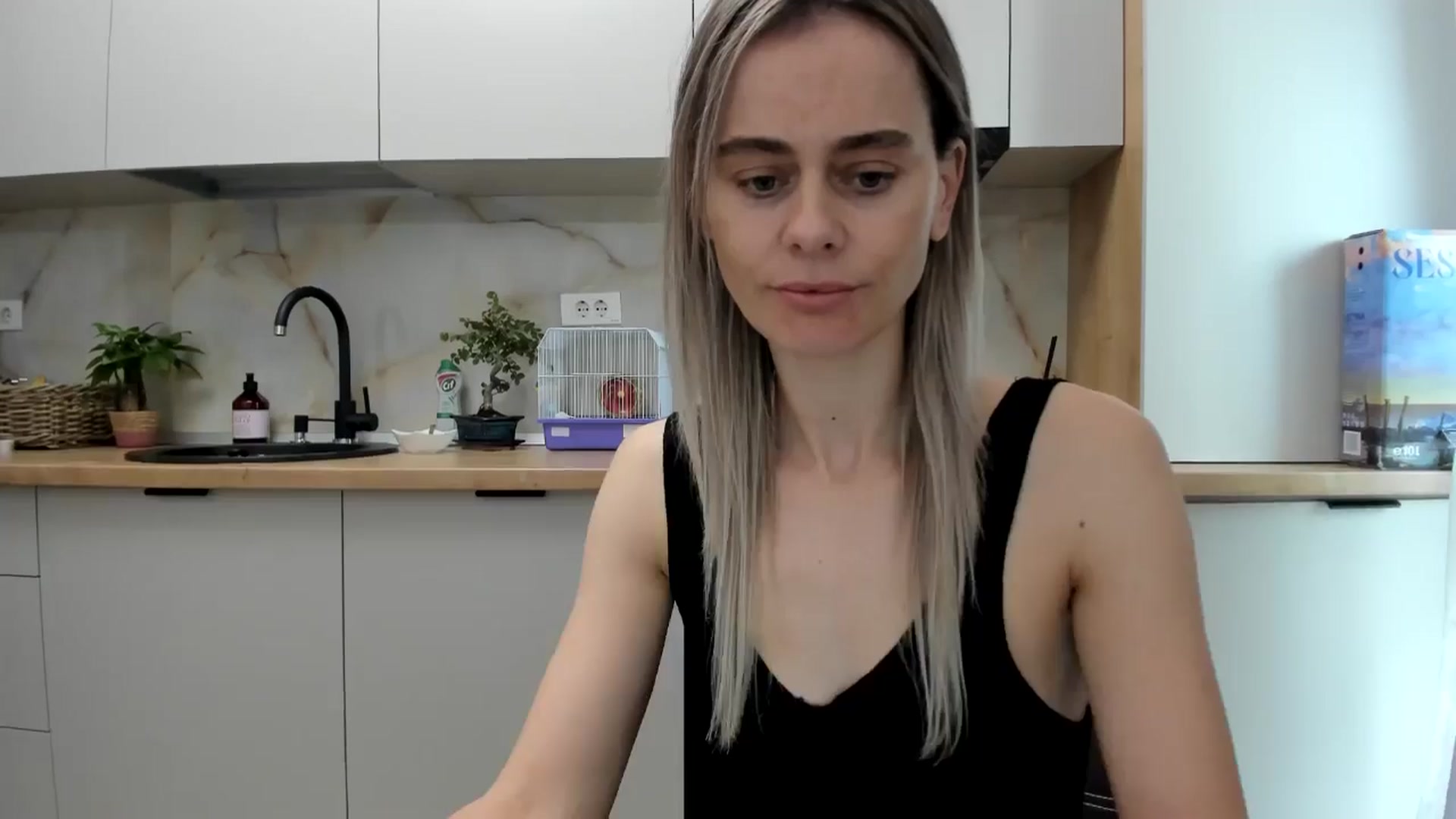 Gallery image thumbnail from DebbyPaige's myfreecams stream on, 01/21/2025, 12:59 image 18 of 20