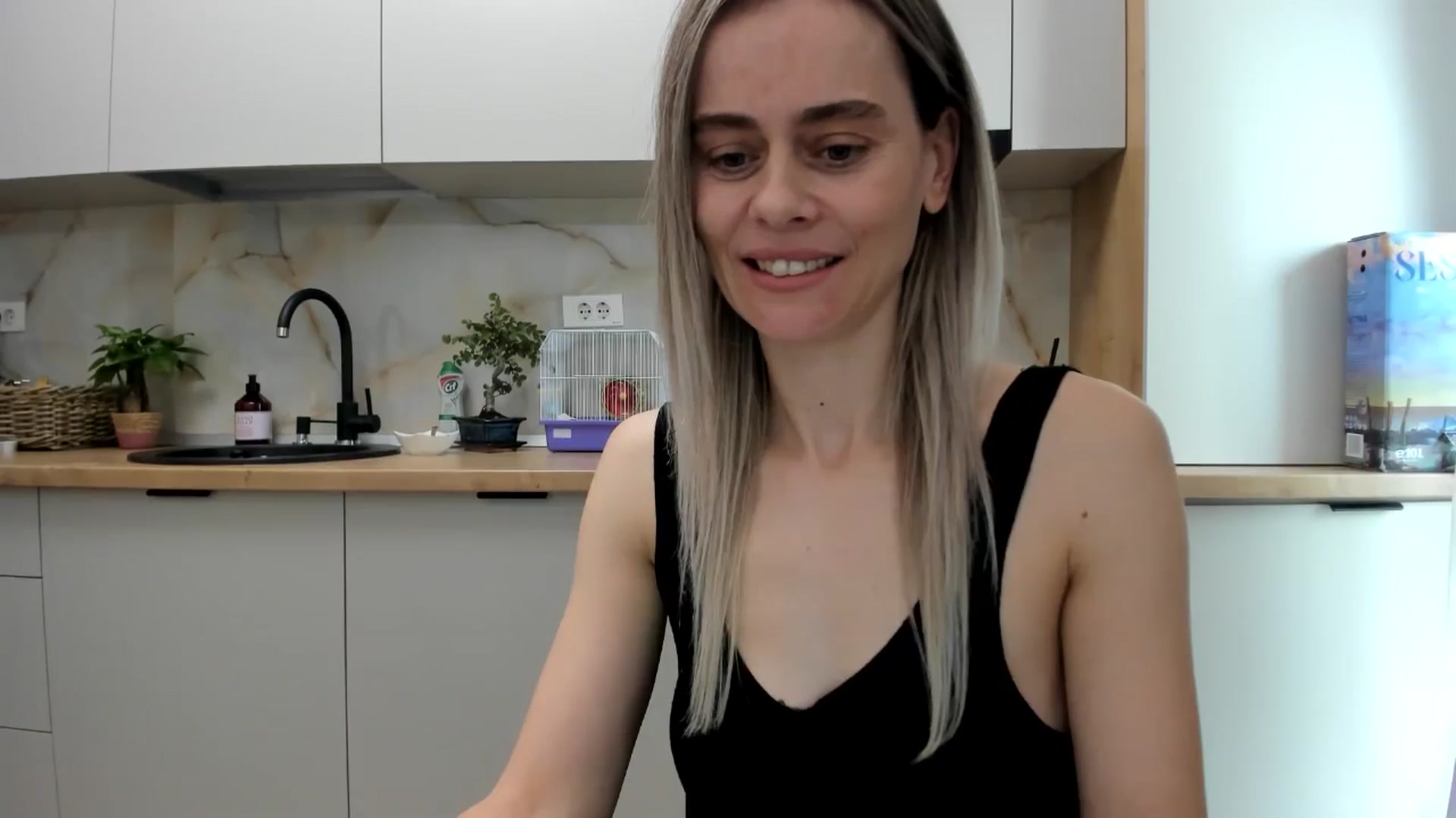 Gallery image thumbnail from DebbyPaige's myfreecams stream on, 01/21/2025, 13:24 image 4 of 20