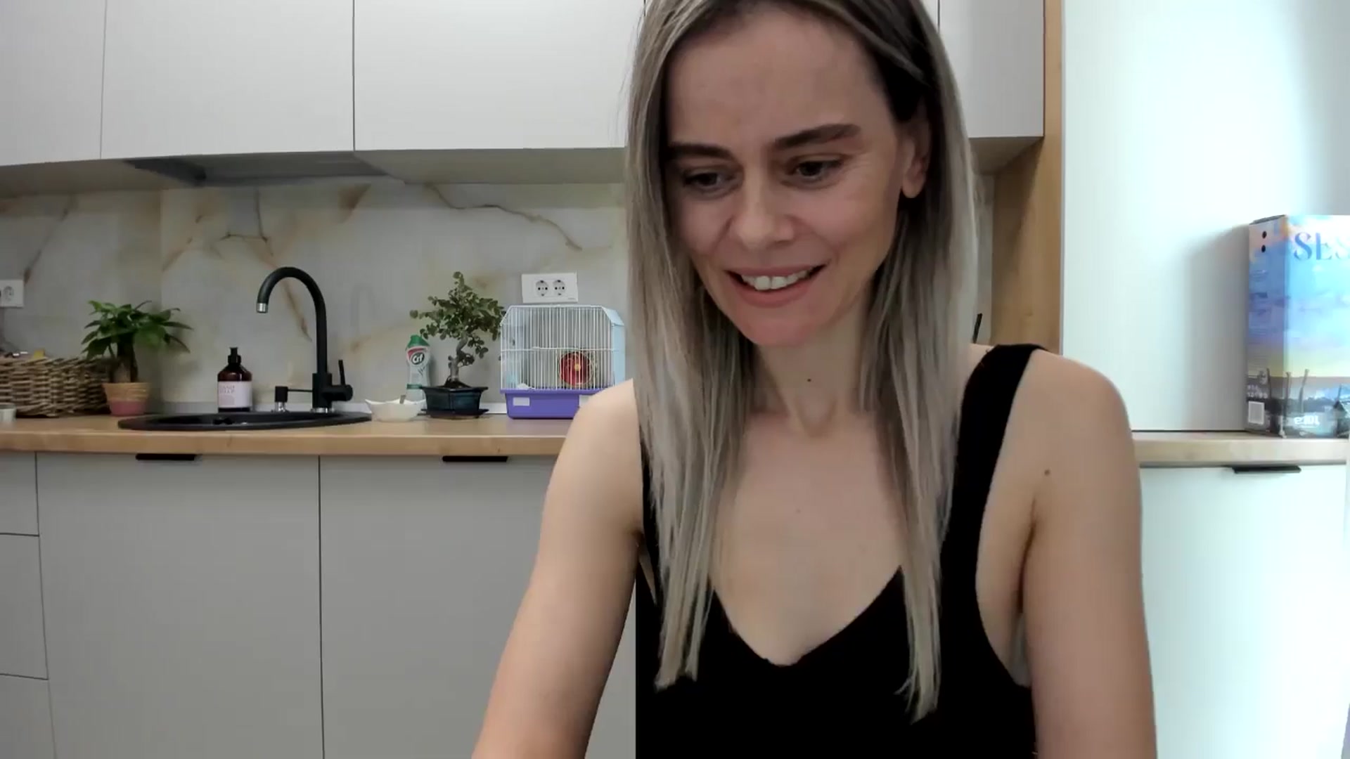 Gallery image thumbnail from DebbyPaige's myfreecams stream on, 01/21/2025, 13:24 image 9 of 20