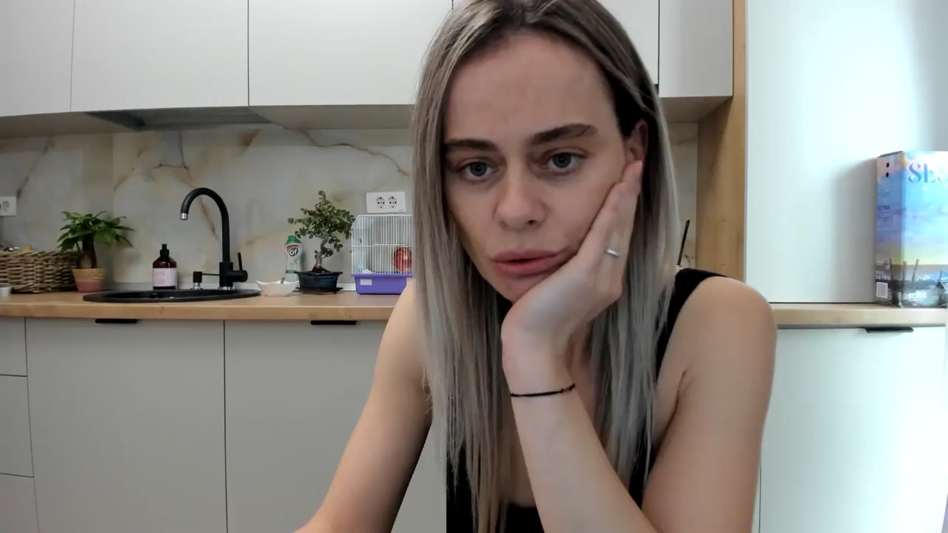 Gallery image thumbnail from DebbyPaige's myfreecams stream on, 01/21/2025, 13:24 image 3 of 20