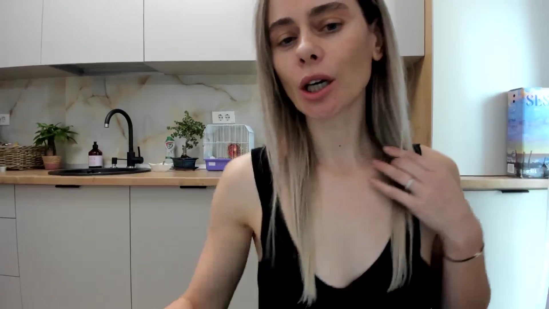 Gallery image thumbnail from DebbyPaige's myfreecams stream on, 01/21/2025, 13:24 image 16 of 20