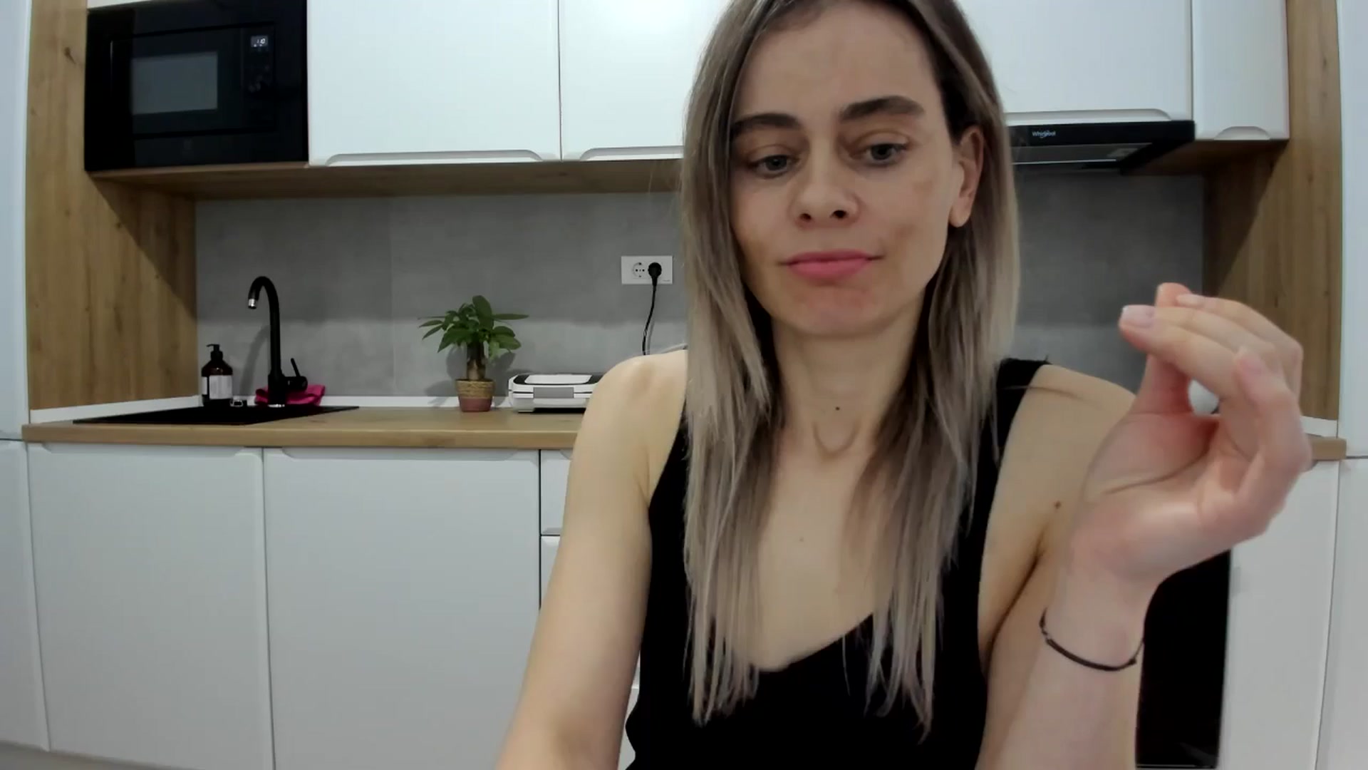 Gallery image thumbnail from DebbyPaige's myfreecams stream on, 02/03/2025, 13:34 image 1 of 20