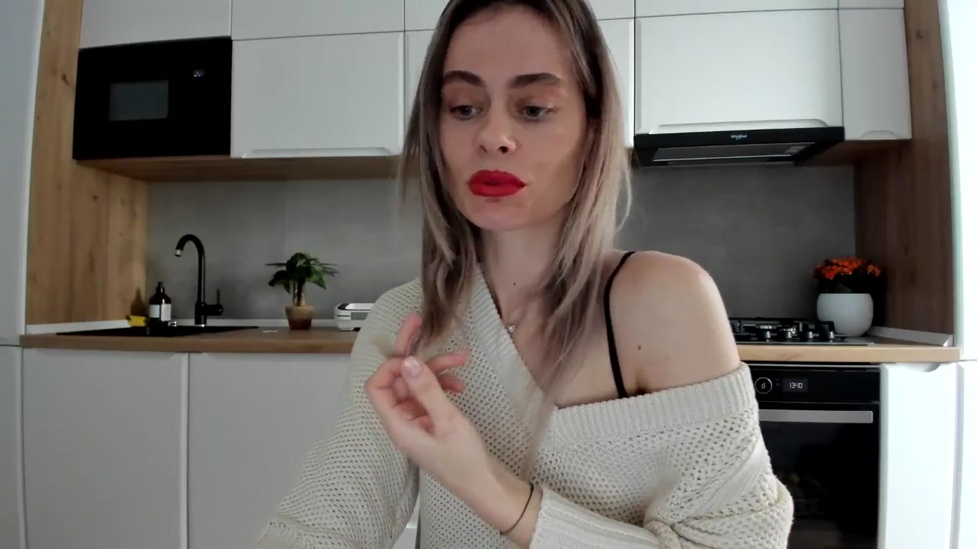 Gallery image thumbnail from DebbyPaige's myfreecams stream on, 02/05/2025, 12:44 image 10 of 20