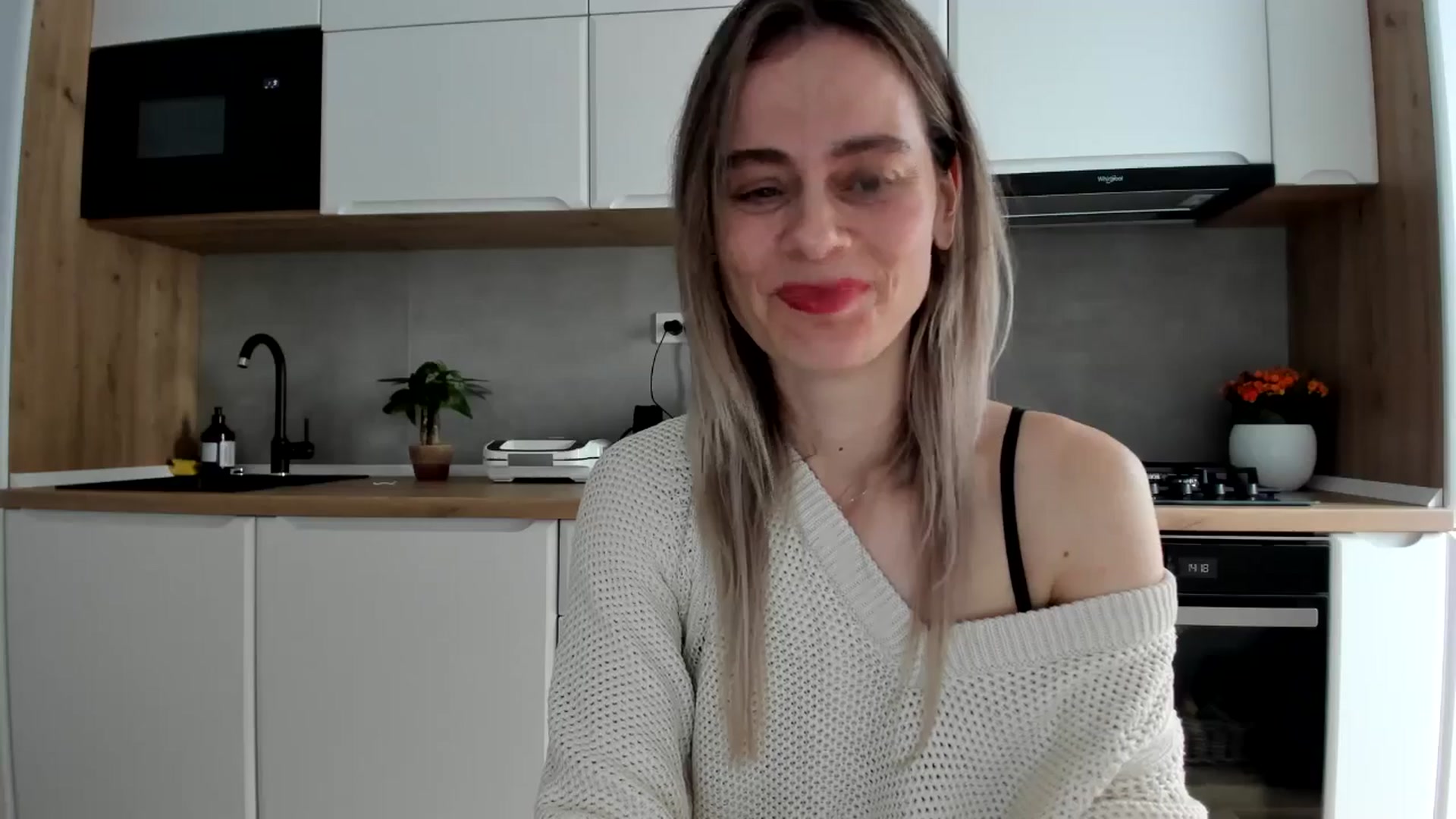 Gallery image thumbnail from DebbyPaige's myfreecams stream on, 02/05/2025, 12:44 image 17 of 20