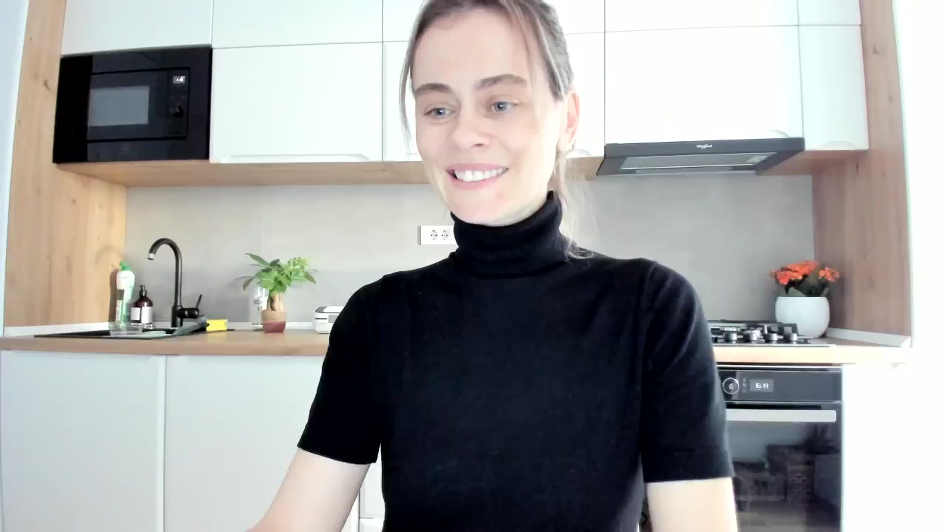 Gallery image thumbnail from DebbyPaige's myfreecams stream on, 02/06/2025, 14:36 image 7 of 20