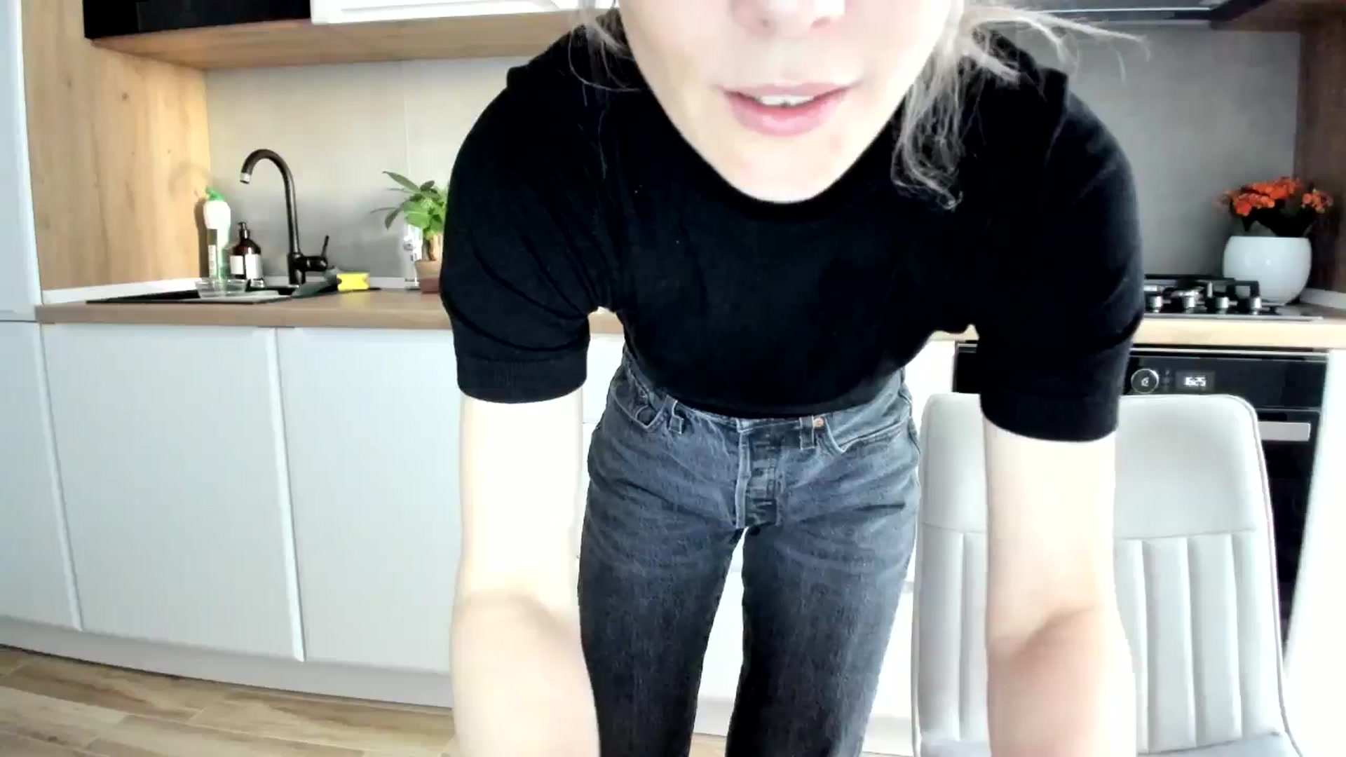 Gallery image thumbnail from DebbyPaige's myfreecams stream on, 02/06/2025, 14:36 image 15 of 20