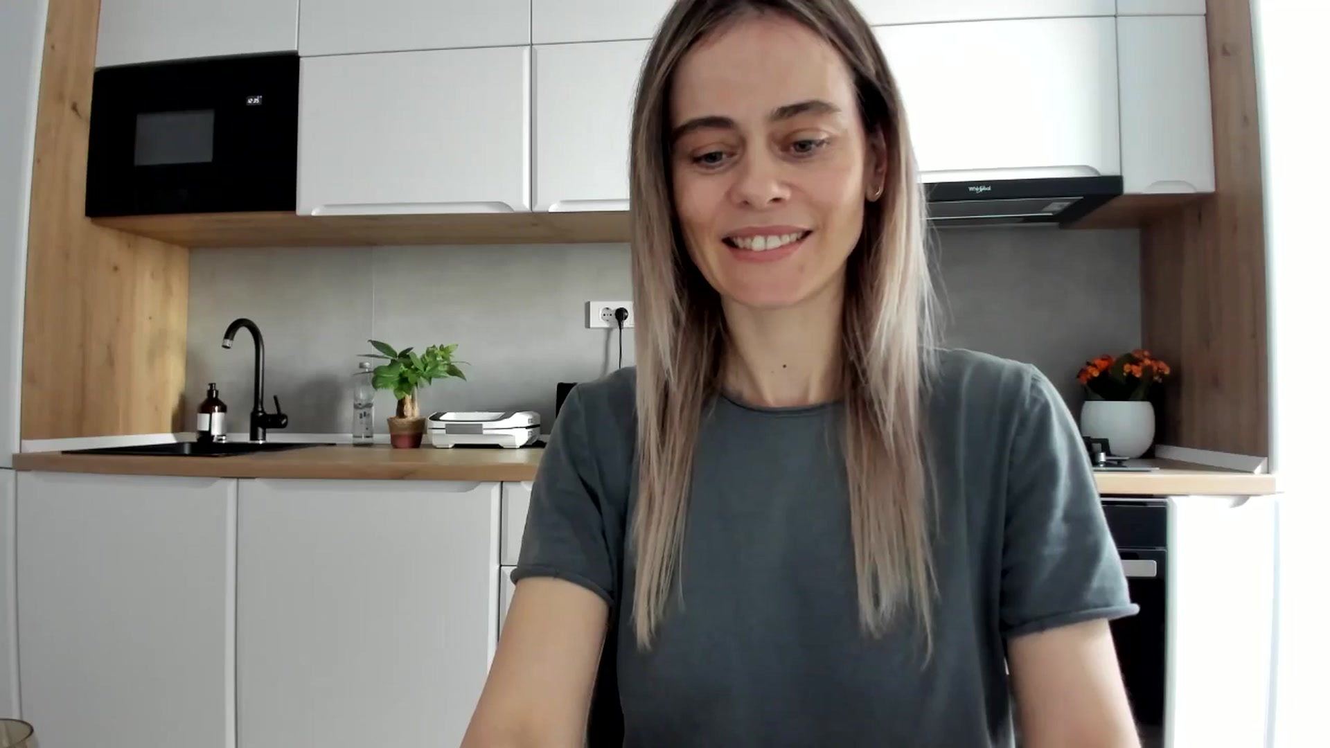 Gallery image thumbnail from DebbyPaige's myfreecams stream on, 02/07/2025, 14:38 image 3 of 20