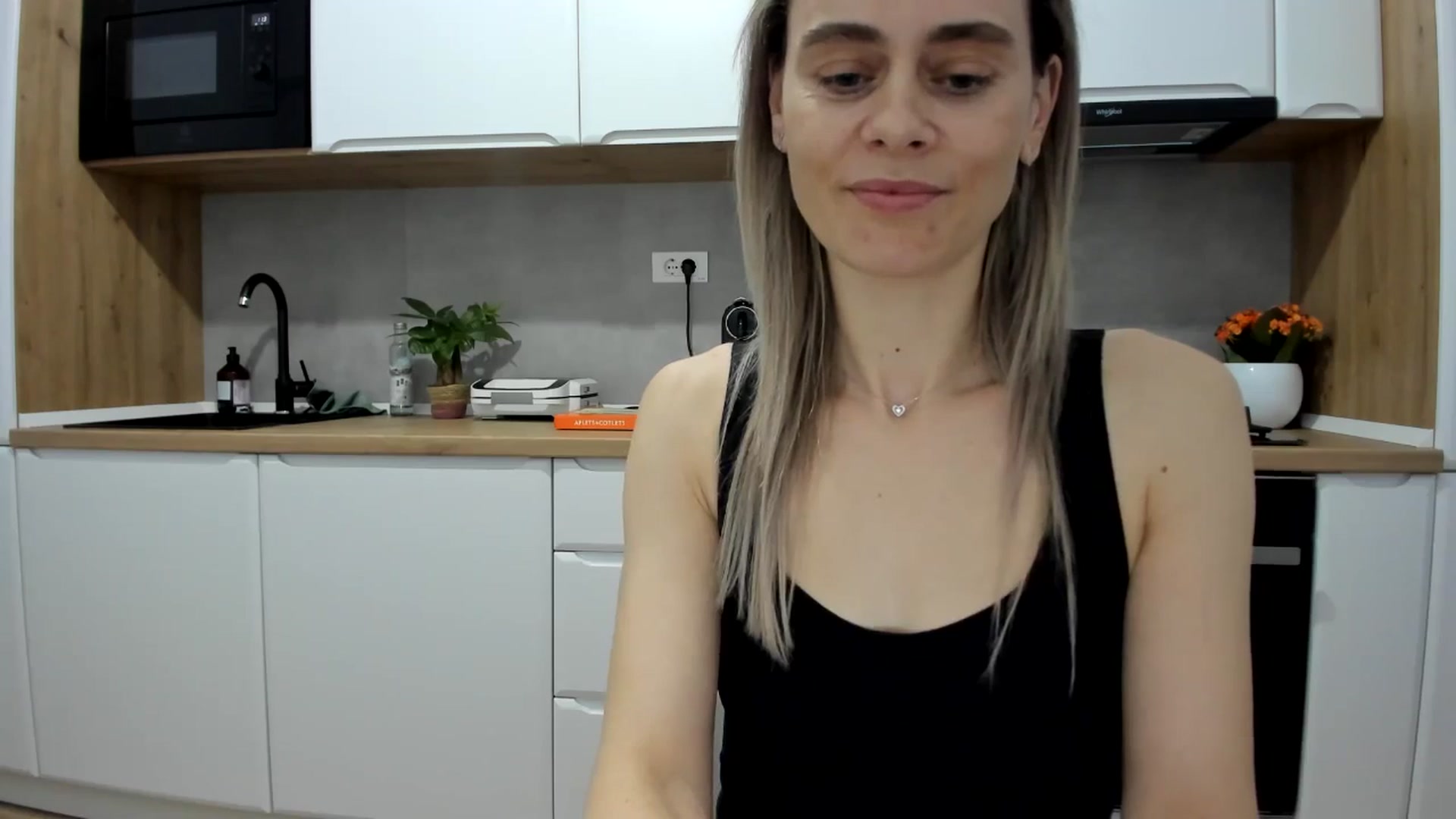 Gallery image thumbnail from DebbyPaige's myfreecams stream on, 02/07/2025, 21:55 image 18 of 20