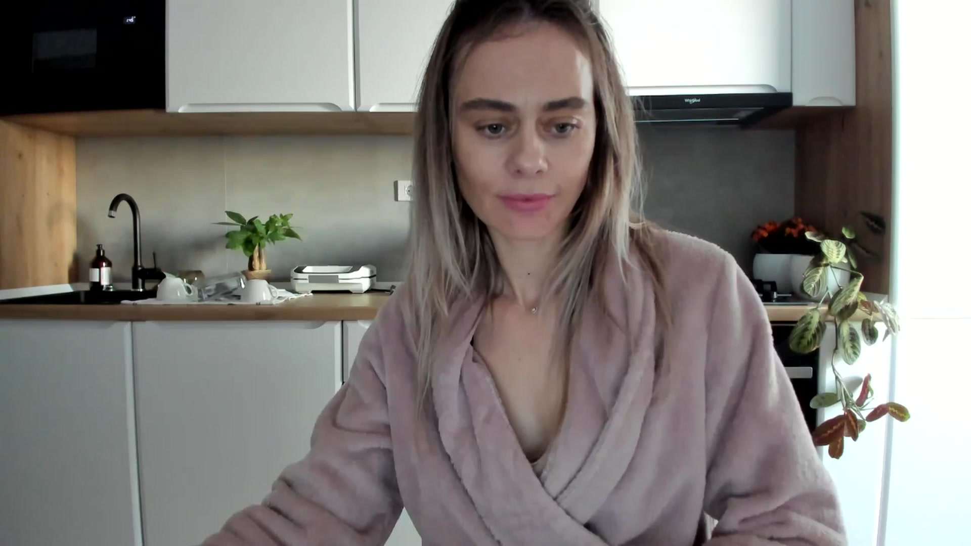 Gallery image thumbnail from DebbyPaige's myfreecams stream on, 02/09/2025, 15:36 image 15 of 20