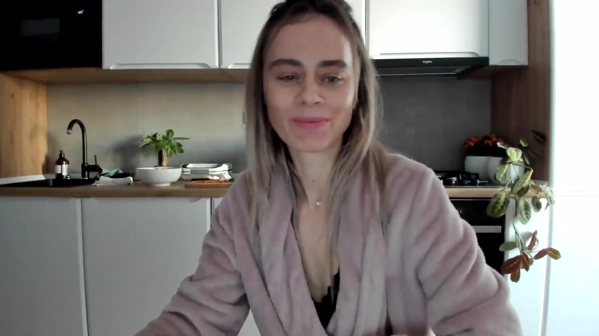Gallery image thumbnail from DebbyPaige's myfreecams stream on, 02/09/2025, 15:36 image 17 of 20