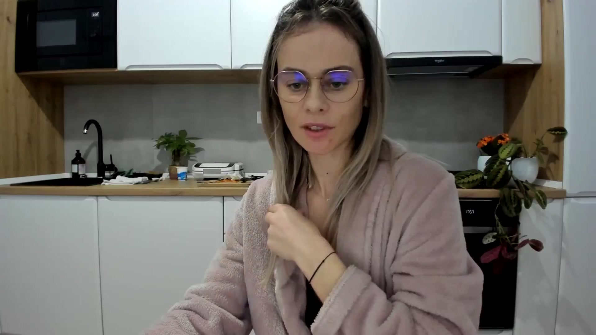 Gallery image thumbnail from DebbyPaige's myfreecams stream on, 02/09/2025, 16:03 image 19 of 20