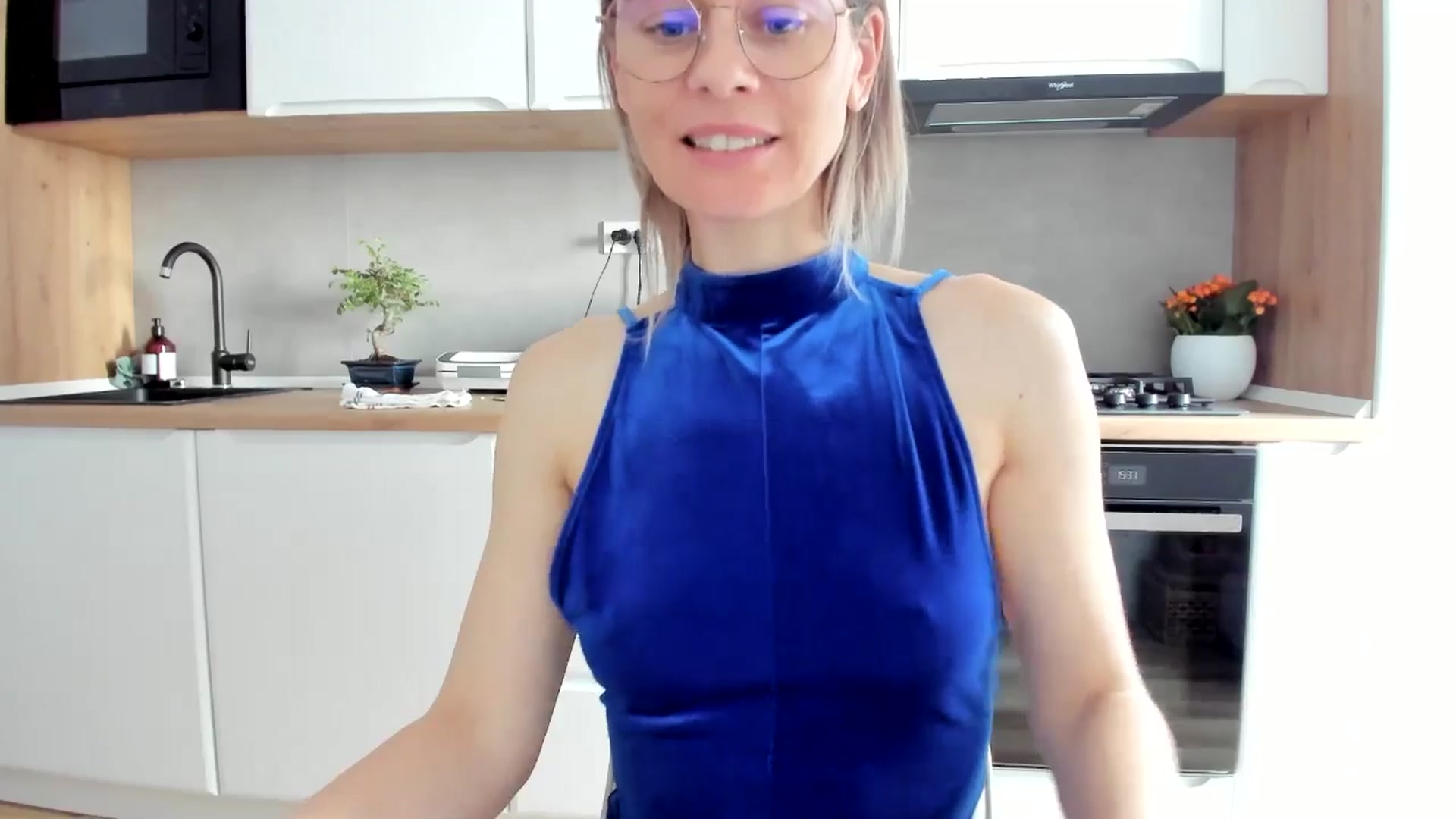 Gallery image thumbnail from DebbyPaige's myfreecams stream on, 02/11/2025, 14:26 image 18 of 20