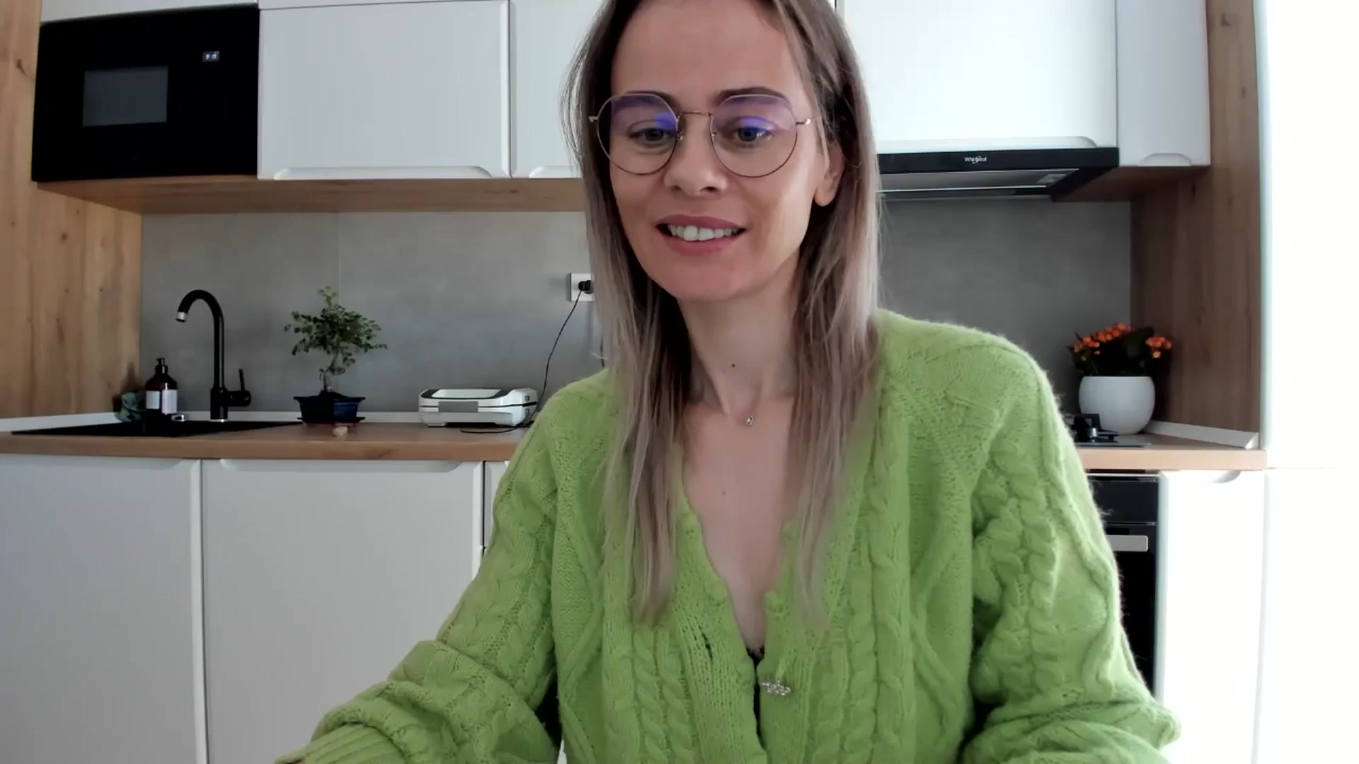 Gallery image thumbnail from DebbyPaige's myfreecams stream on, 02/11/2025, 14:26 image 3 of 20