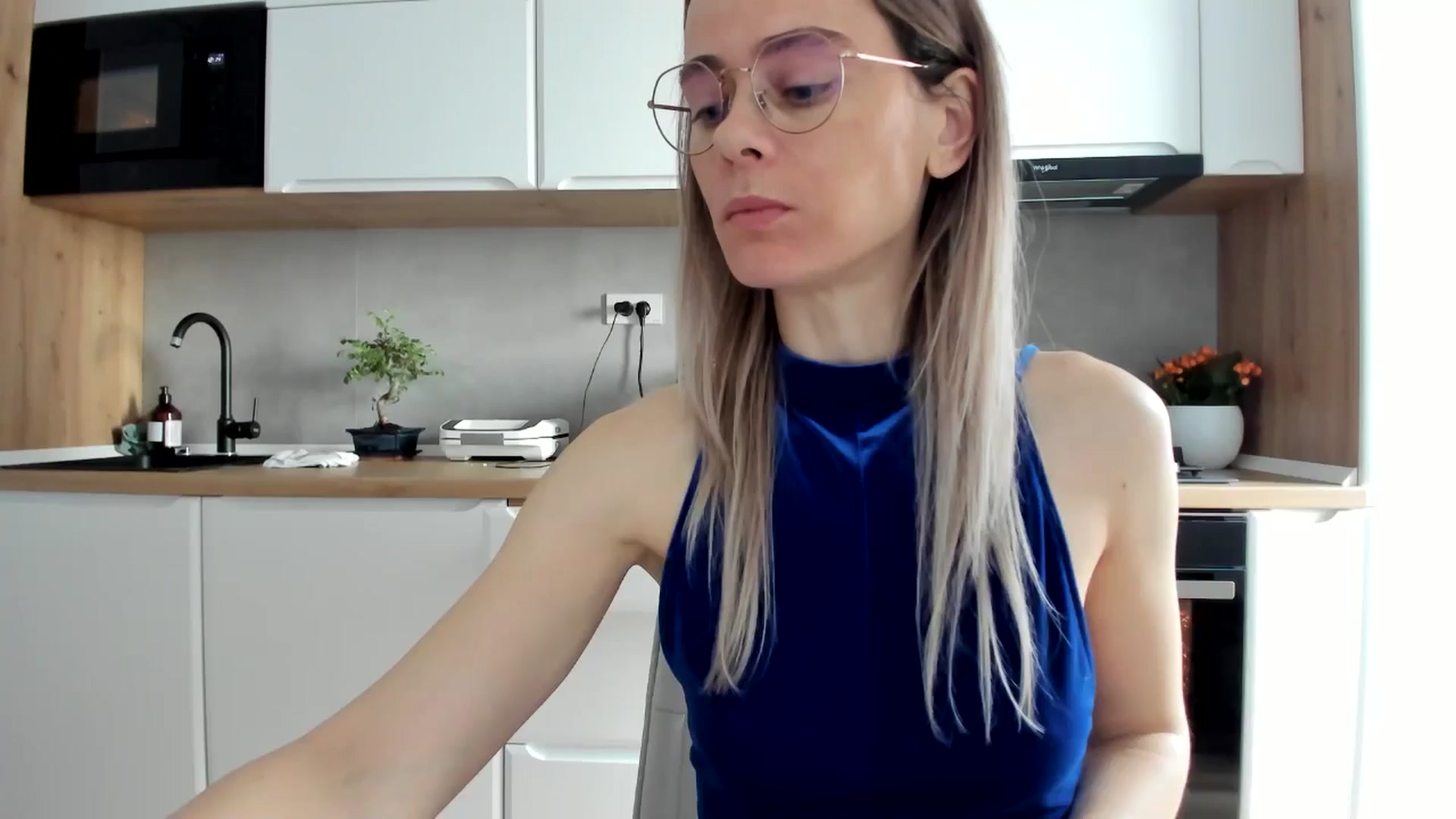 Gallery image thumbnail from DebbyPaige's myfreecams stream on, 02/11/2025, 14:26 image 16 of 20