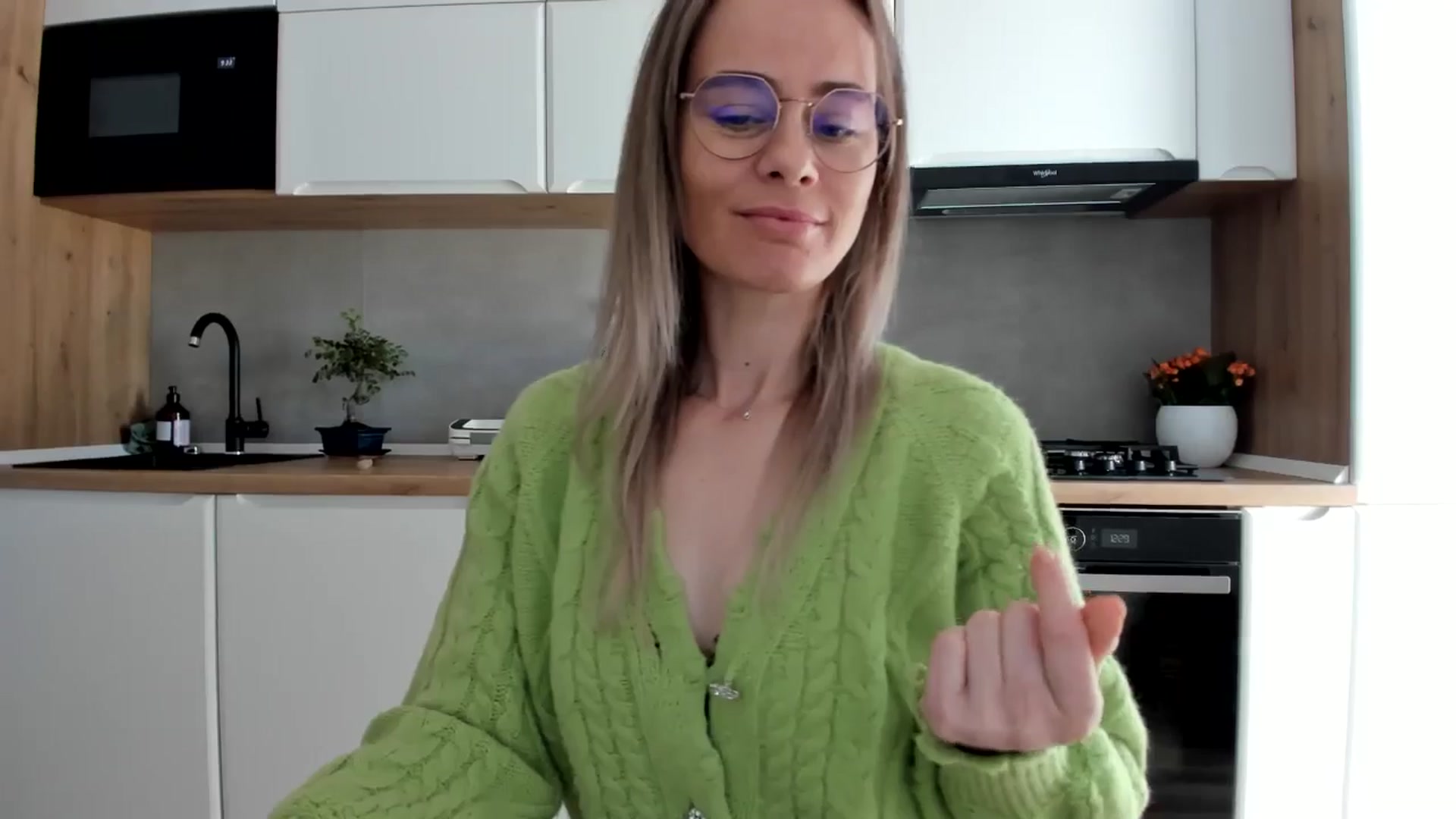 Gallery image thumbnail from DebbyPaige's myfreecams stream on, 02/11/2025, 14:26 image 4 of 20