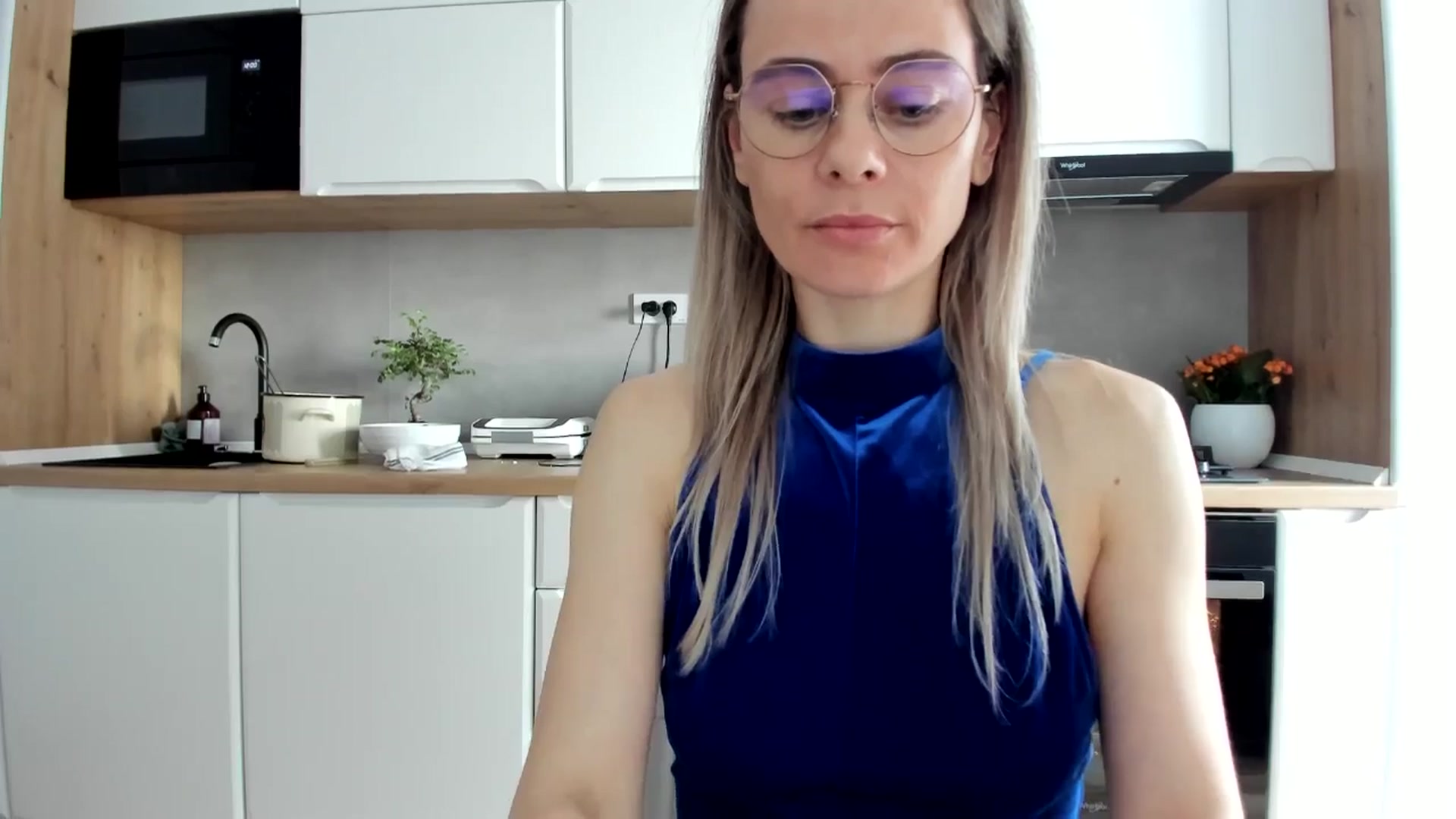 Gallery image thumbnail from DebbyPaige's myfreecams stream on, 02/11/2025, 14:26 image 15 of 20