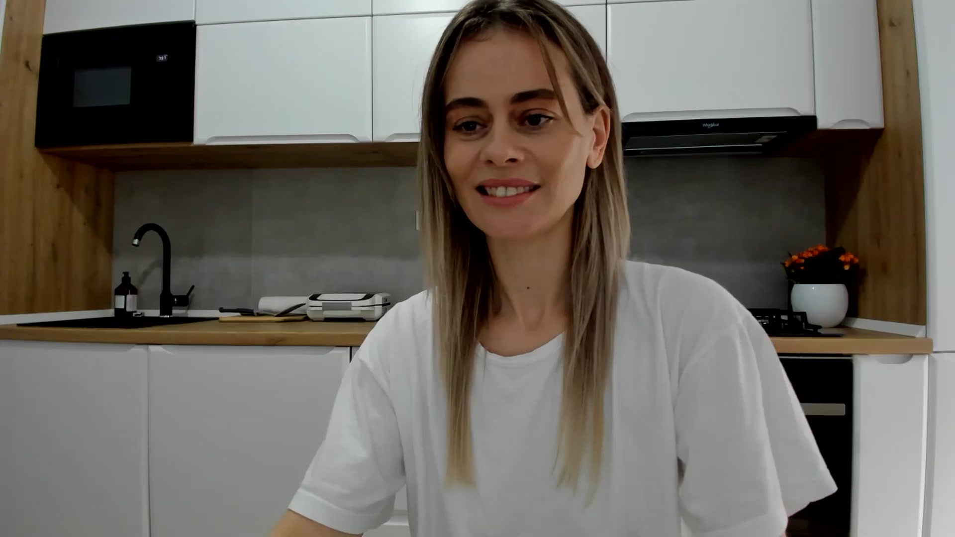 Gallery image thumbnail from DebbyPaige's myfreecams stream on, 02/13/2025, 12:52 image 3 of 20
