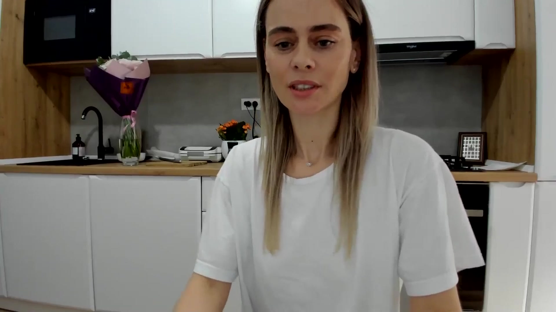 Gallery image thumbnail from DebbyPaige's myfreecams stream on, 02/13/2025, 14:27 image 10 of 20