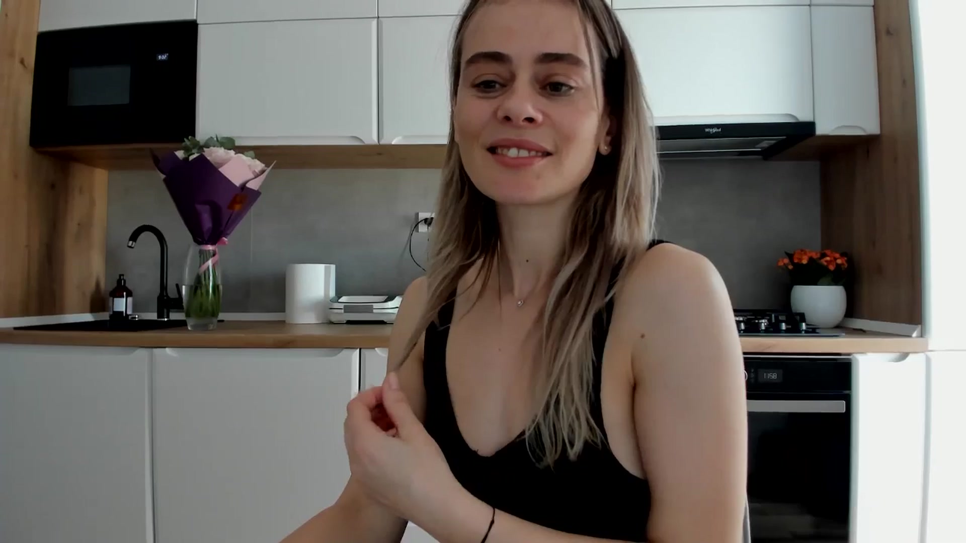 Gallery image thumbnail from DebbyPaige's myfreecams stream on, 02/14/2025, 10:27 image 11 of 20