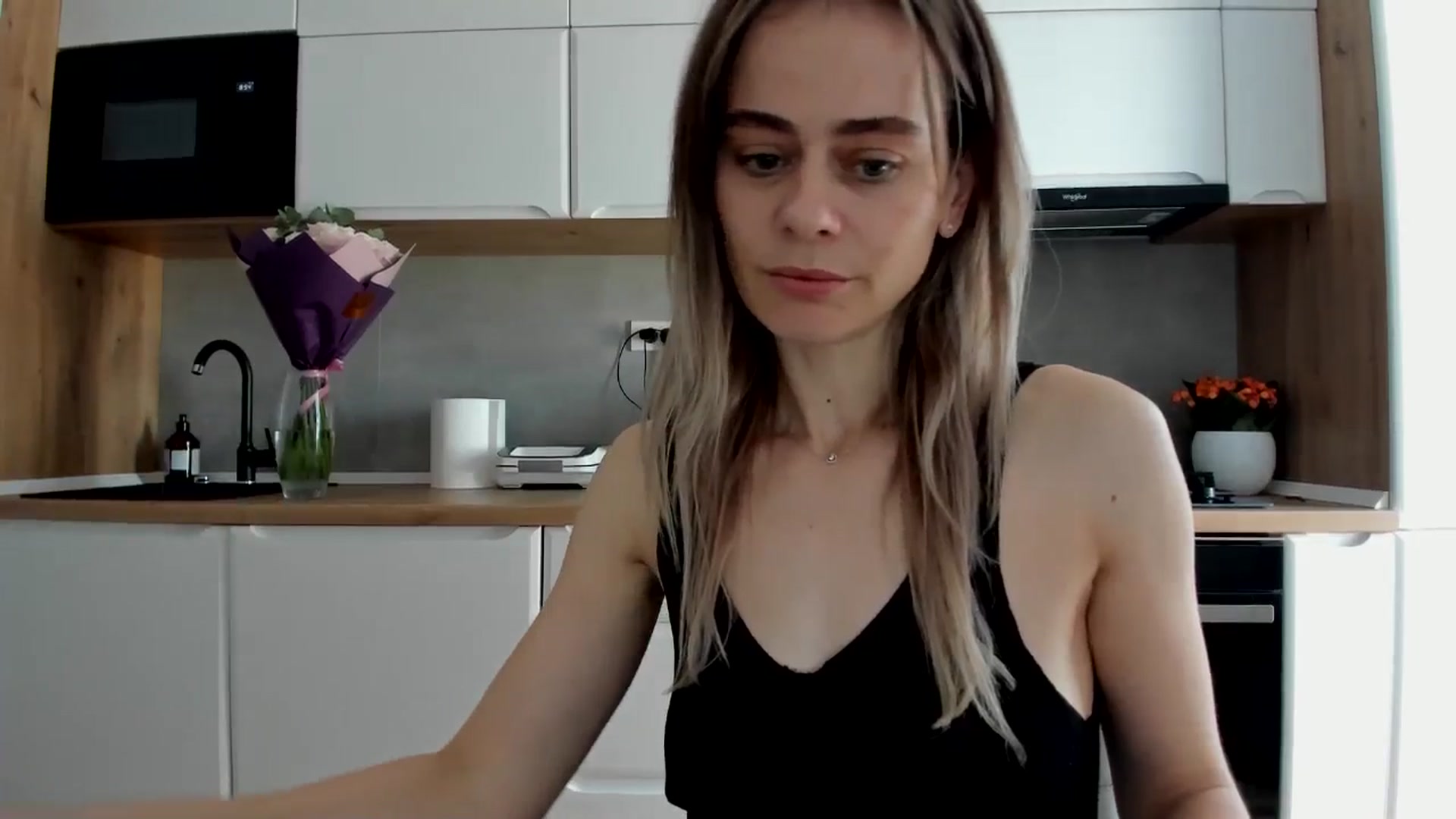 Gallery image thumbnail from DebbyPaige's myfreecams stream on, 02/14/2025, 10:27 image 8 of 20