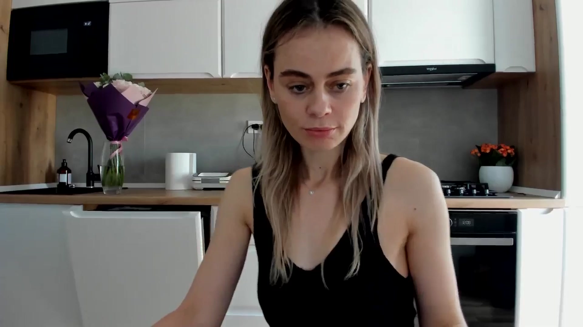 Gallery image thumbnail from DebbyPaige's myfreecams stream on, 02/14/2025, 10:27 image 15 of 20