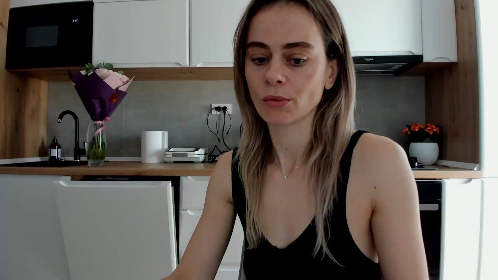 Gallery image thumbnail from DebbyPaige's myfreecams stream on, 02/14/2025, 10:27 image 16 of 20