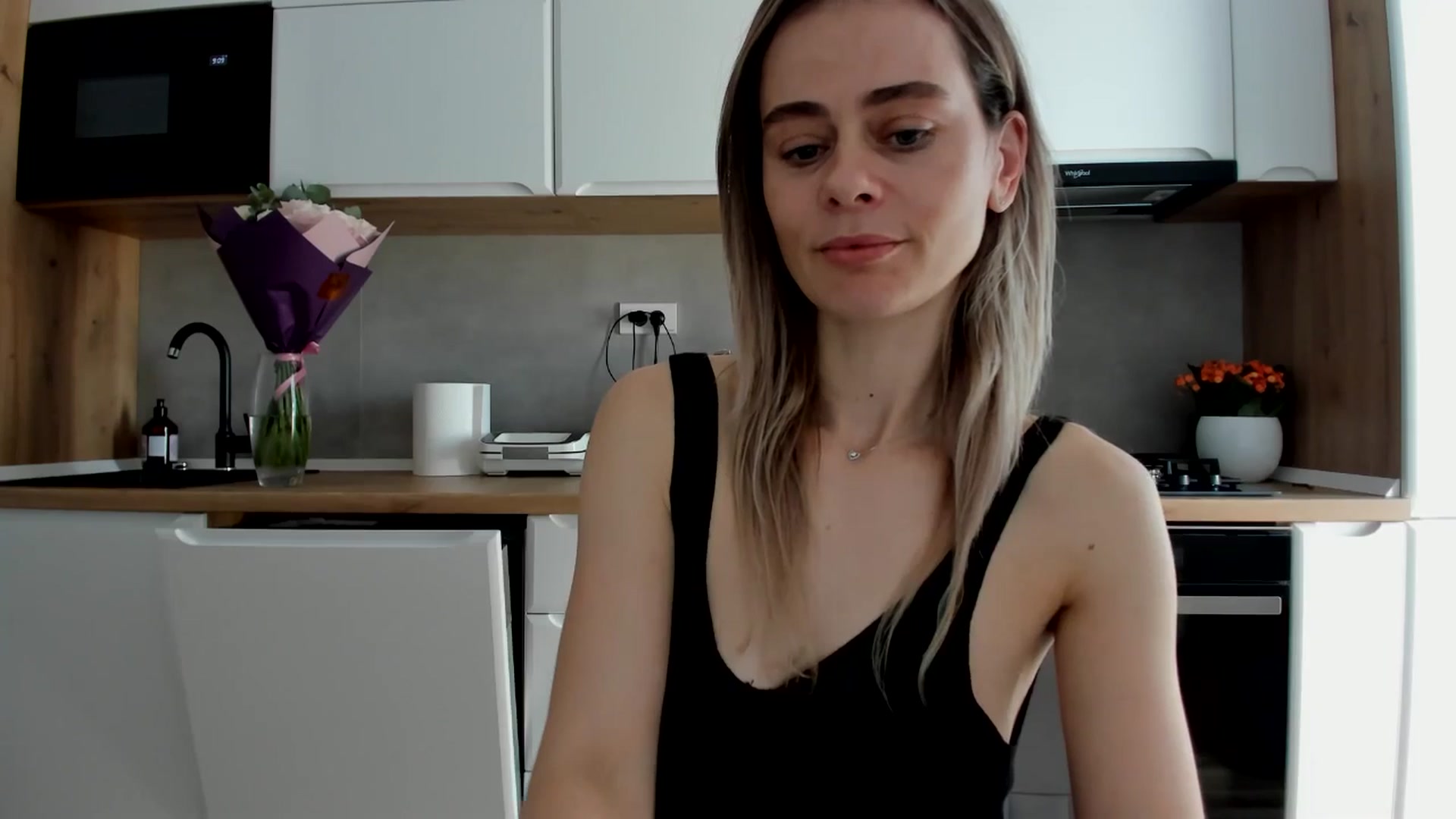 Gallery image thumbnail from DebbyPaige's myfreecams stream on, 02/14/2025, 10:27 image 14 of 20
