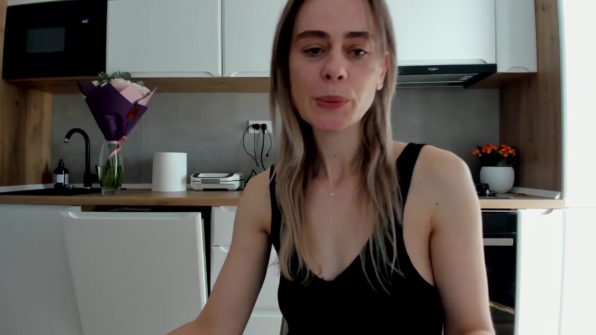 Gallery image thumbnail from DebbyPaige's myfreecams stream on, 02/14/2025, 11:30 image 8 of 20