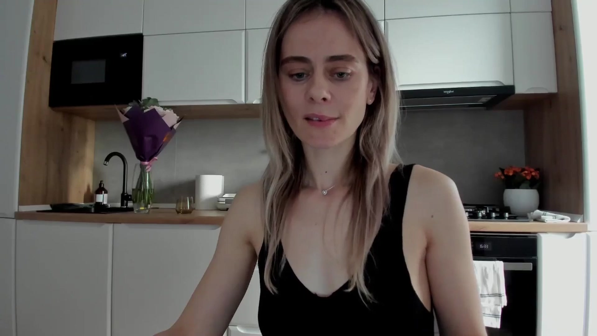 Gallery image thumbnail from DebbyPaige's myfreecams stream on, 02/14/2025, 14:50 image 18 of 20