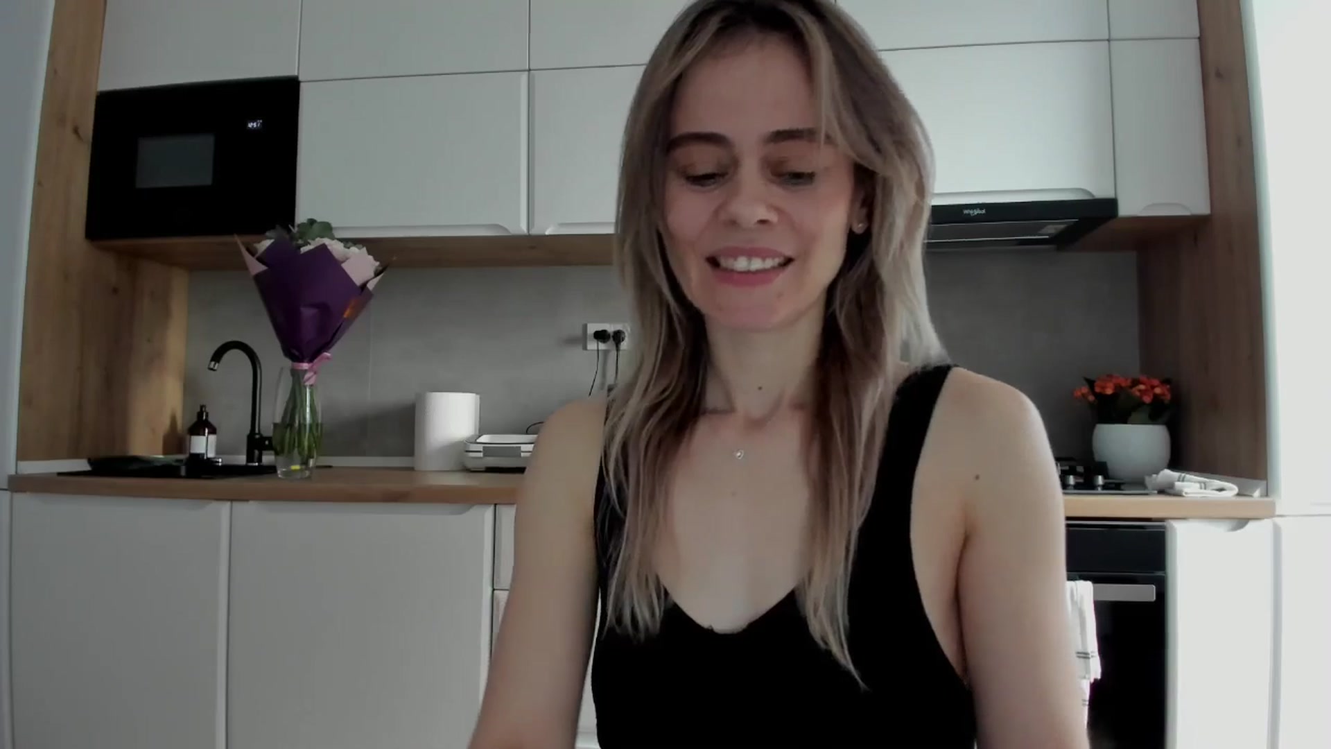Gallery image thumbnail from DebbyPaige's myfreecams stream on, 02/14/2025, 14:50 image 7 of 20