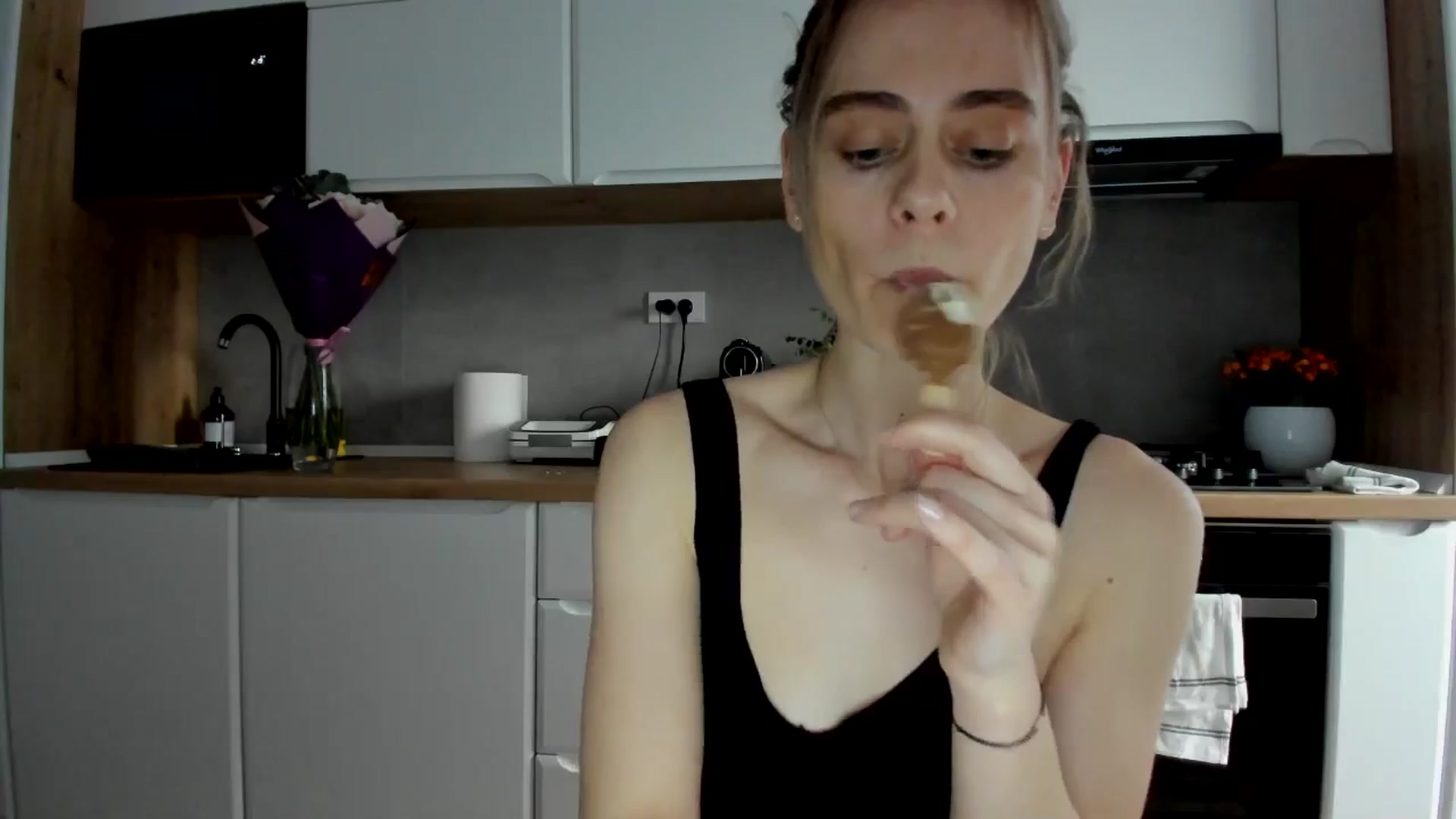Gallery image thumbnail from DebbyPaige's myfreecams stream on, 02/14/2025, 15:30 image 15 of 20