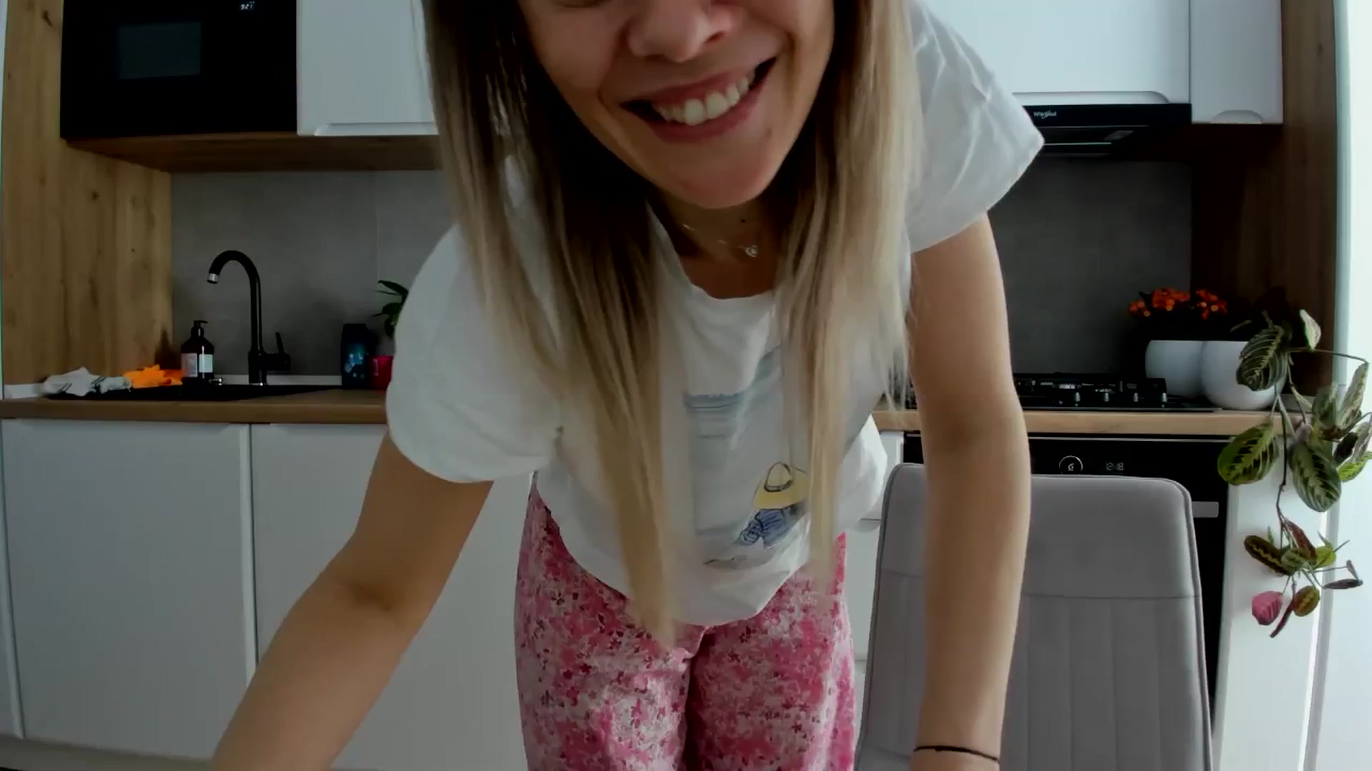Gallery image thumbnail from DebbyPaige's myfreecams stream on, 02/17/2025, 11:43 image 5 of 20