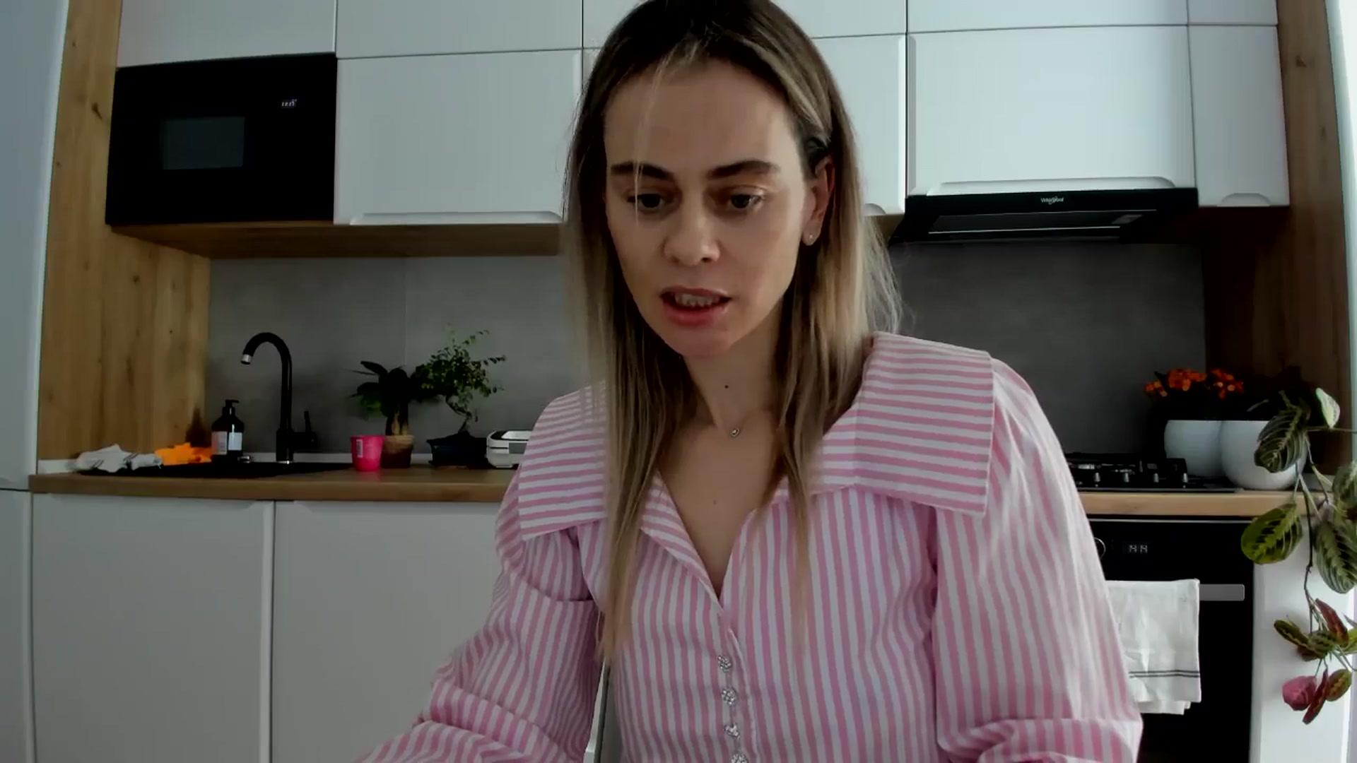 Gallery image thumbnail from DebbyPaige's myfreecams stream on, 02/17/2025, 12:19 image 20 of 20