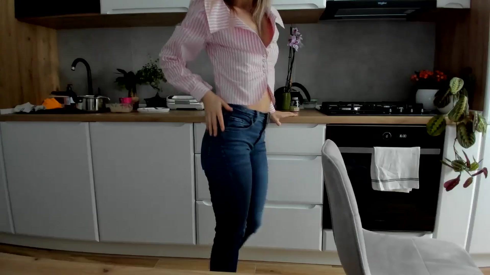 Gallery image thumbnail from DebbyPaige's myfreecams stream on, 02/17/2025, 14:41 image 20 of 20