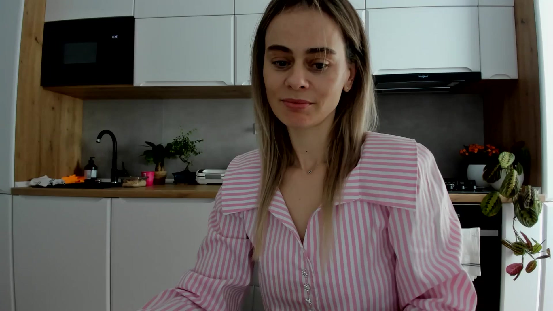 Gallery image thumbnail from DebbyPaige's myfreecams stream on, 02/17/2025, 14:41 image 1 of 20