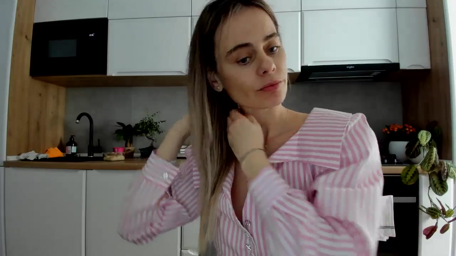 Gallery image thumbnail from DebbyPaige's myfreecams stream on, 02/17/2025, 14:41 image 11 of 20