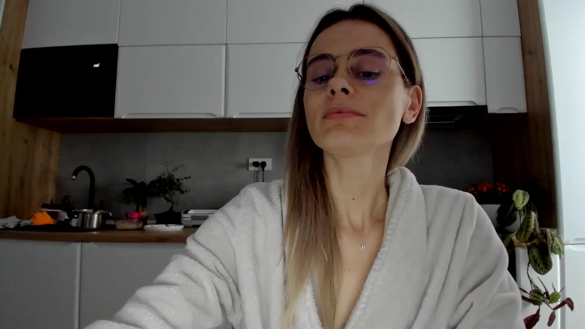Gallery image thumbnail from DebbyPaige's myfreecams stream on, 02/17/2025, 16:27 image 2 of 20