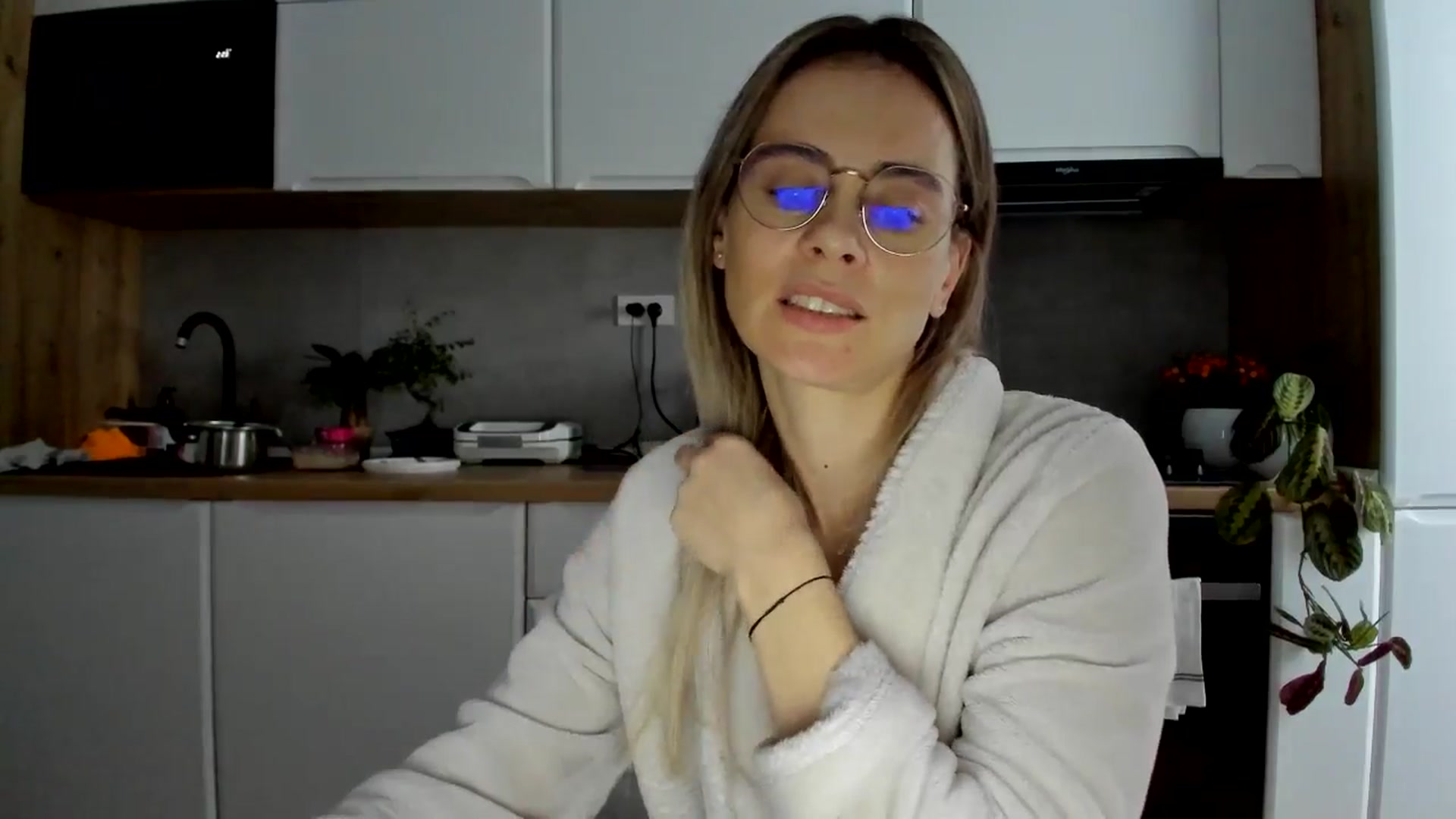 Gallery image thumbnail from DebbyPaige's myfreecams stream on, 02/17/2025, 16:27 image 5 of 20