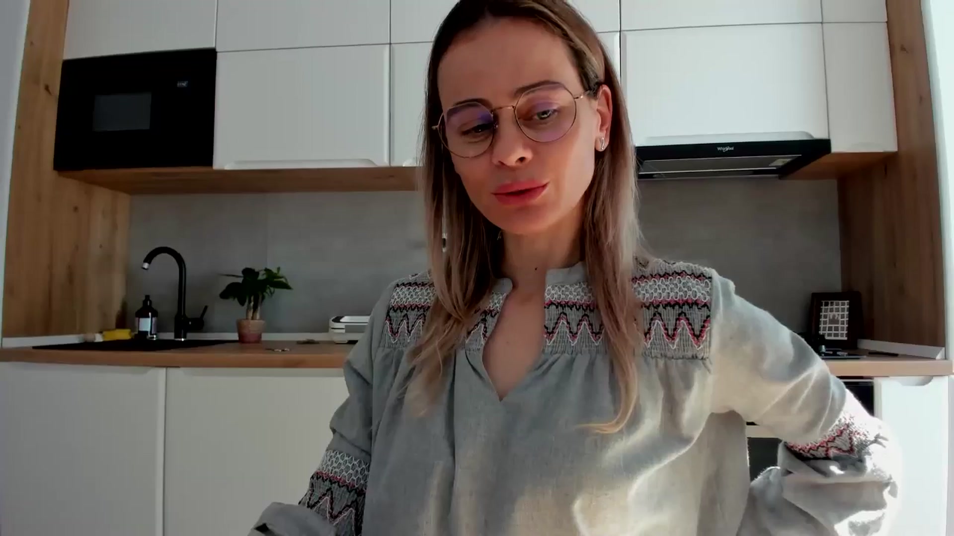 Gallery image thumbnail from DebbyPaige's myfreecams stream on, 02/19/2025, 13:14 image 13 of 20